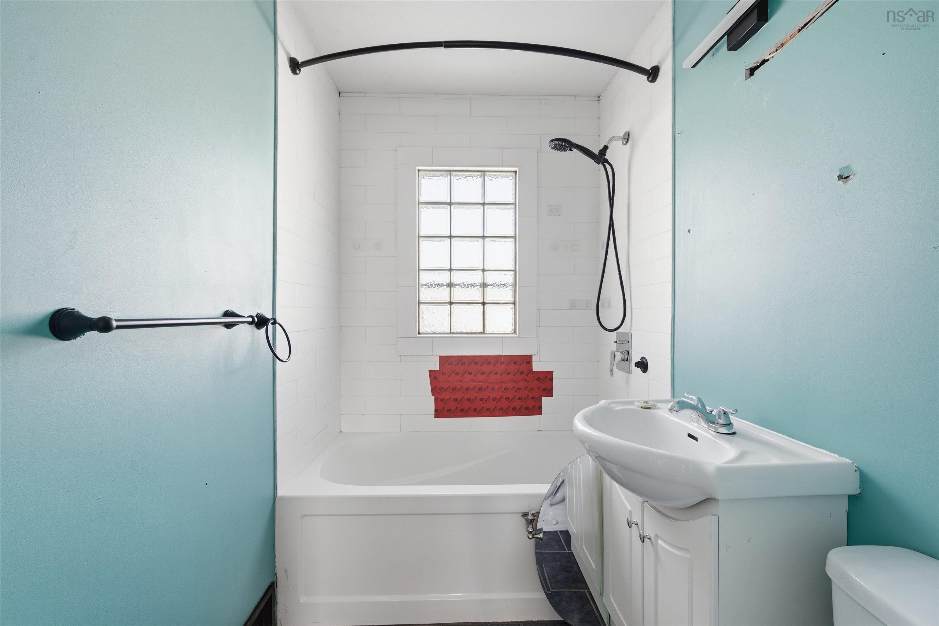 3 George Street, Bedford, NS (MLS 202529022)