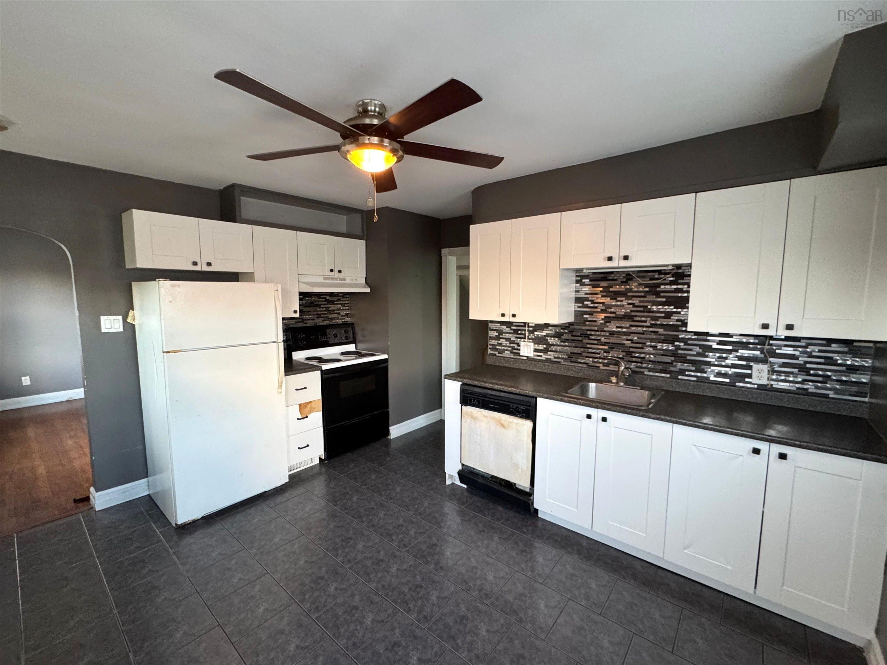 3 George Street, Bedford, NS (MLS 202529022)