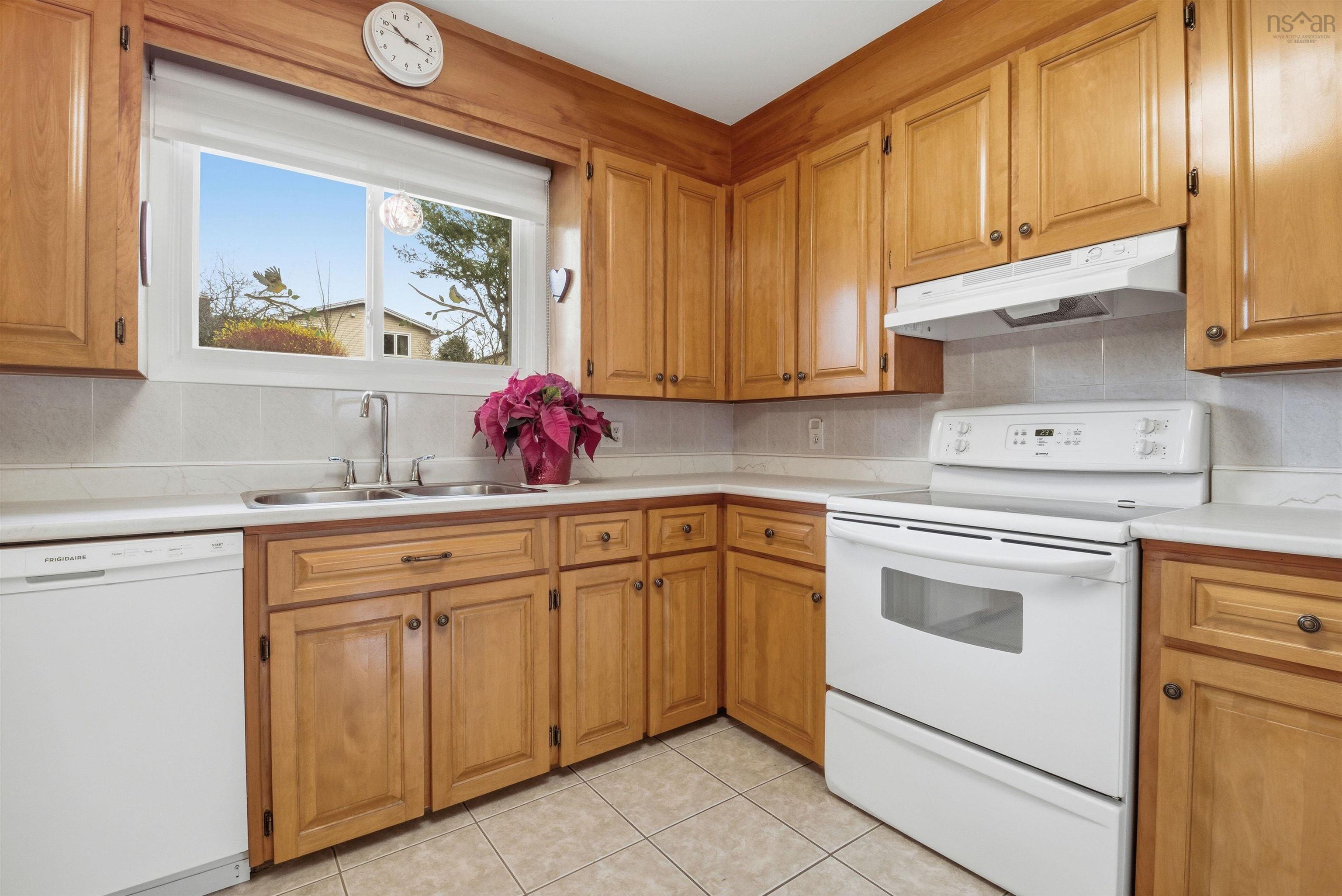 55 Oakmount Drive, Bedford, NS (MLS 202529033)