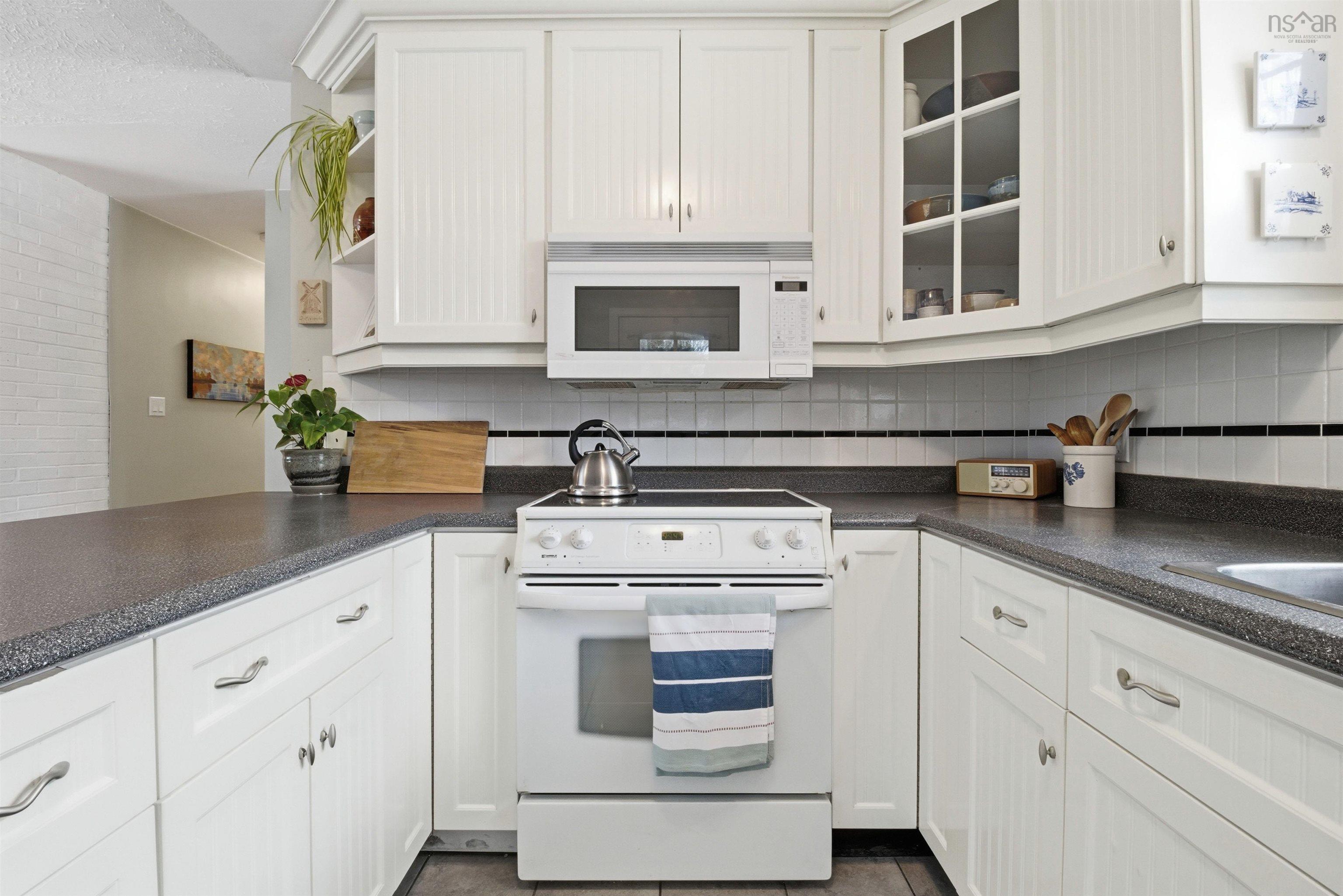 $399,000.00: 17 Tower View Road, Enfield