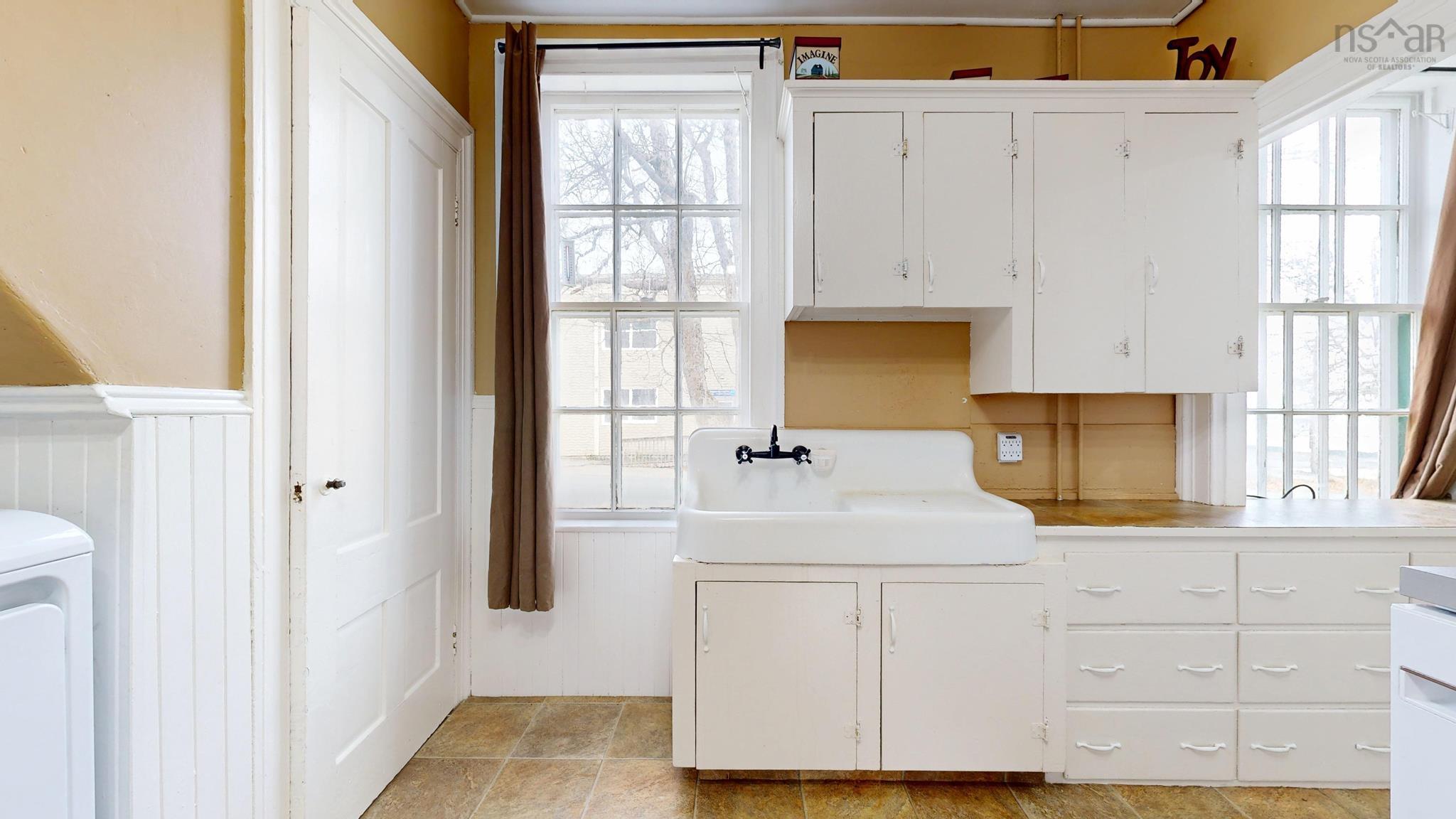 $299,000.00: 20 North Street, Lockeport