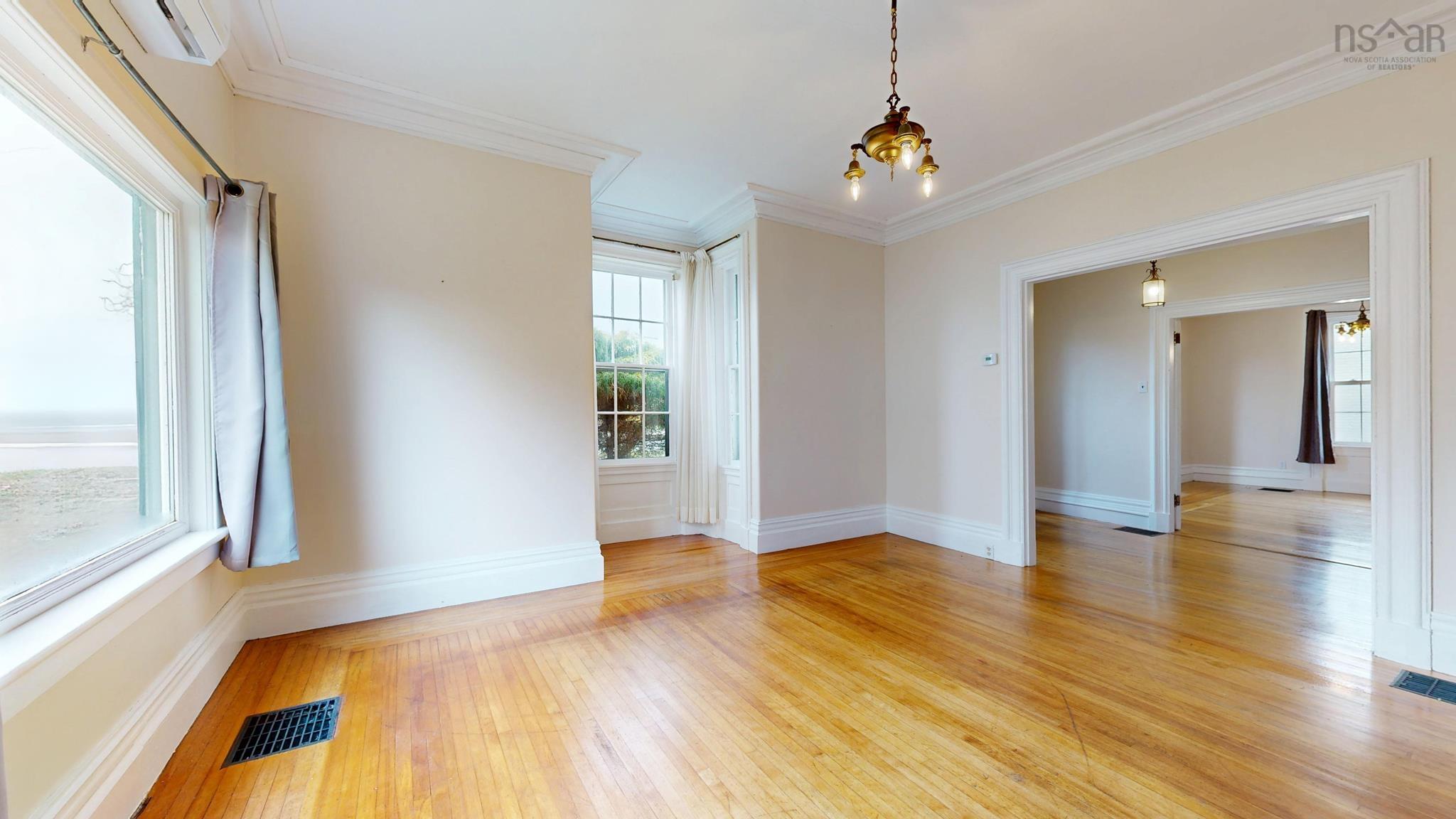 $299,000.00: 20 North Street, Lockeport