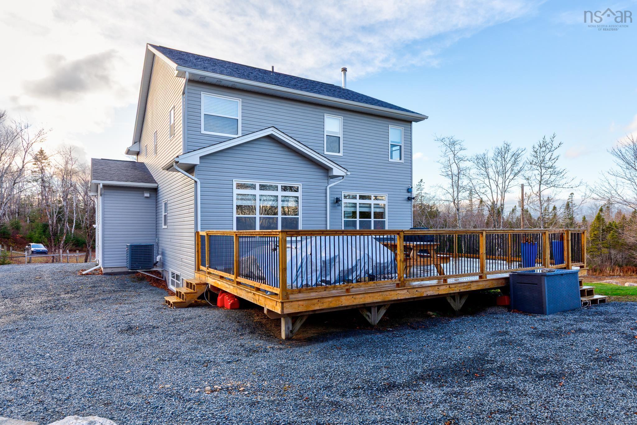 $998,700.00: 4566 St Margarets Bay Road, Lewis Lake