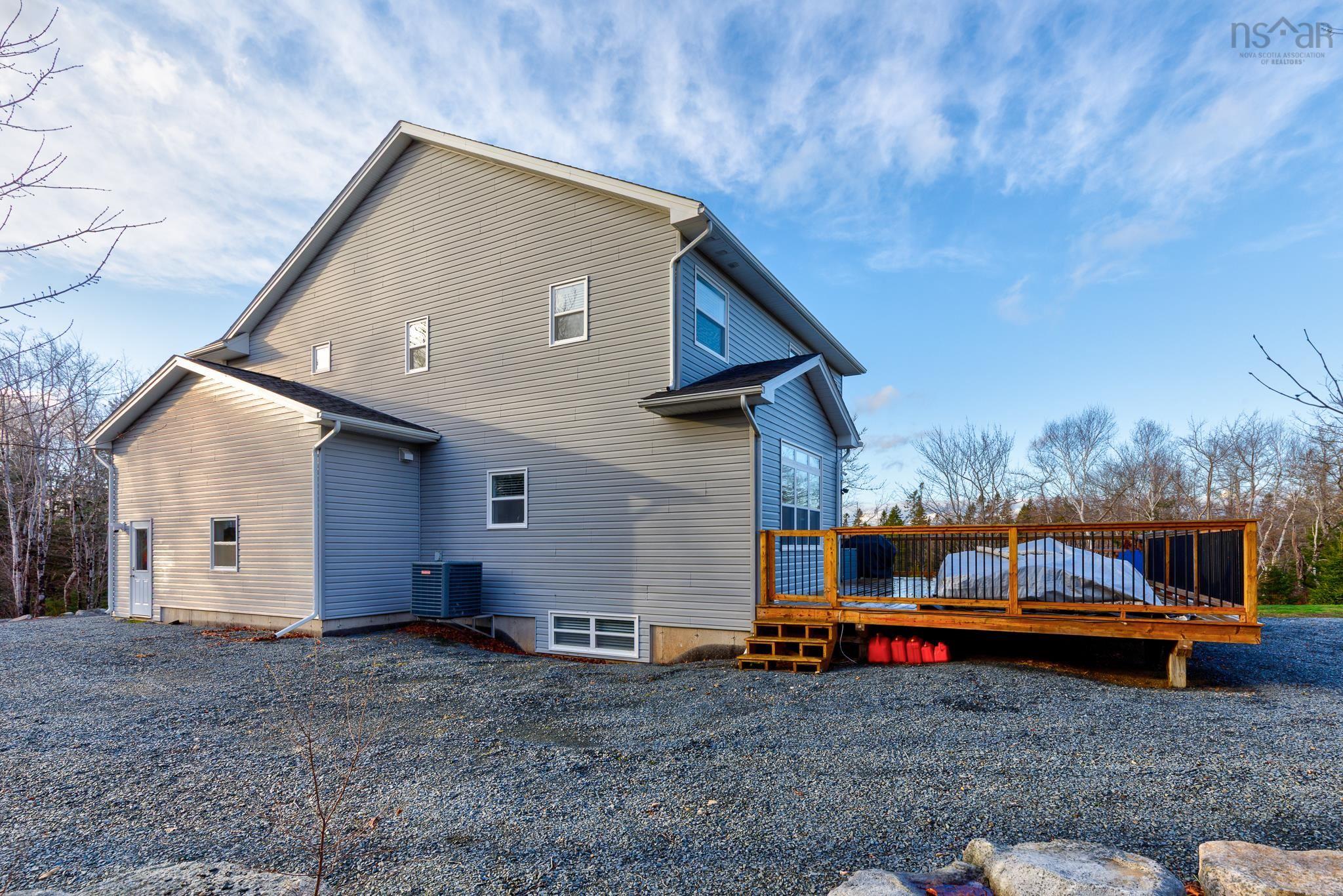 $998,700.00: 4566 St Margarets Bay Road, Lewis Lake