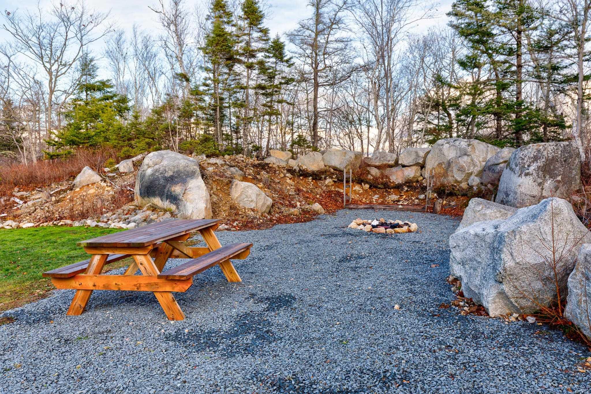 $998,700.00: 4566 St Margarets Bay Road, Lewis Lake