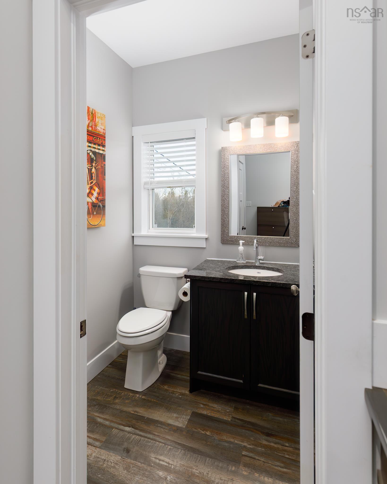 $998,700.00: 4566 St Margarets Bay Road, Lewis Lake