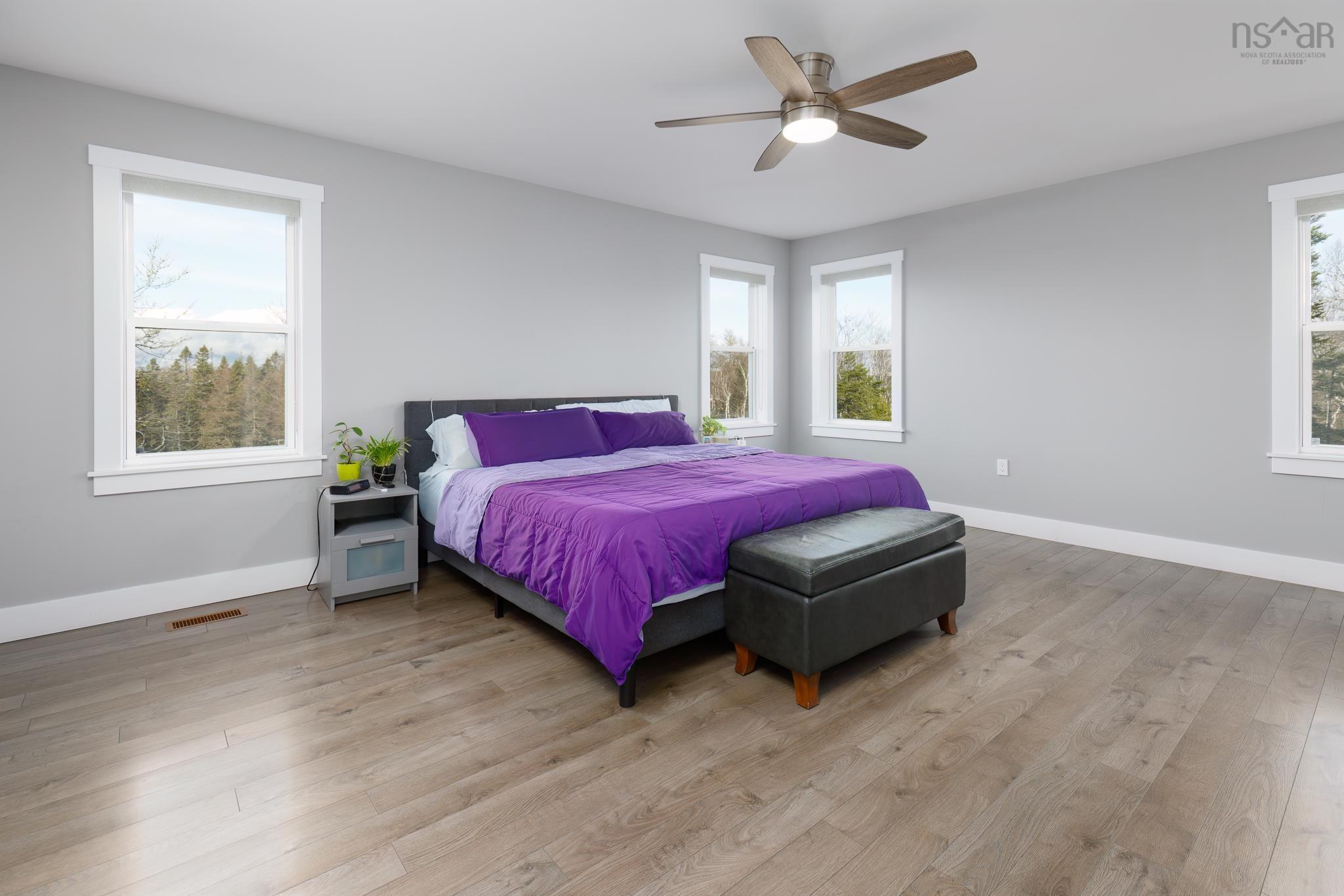 $998,700.00: 4566 St Margarets Bay Road, Lewis Lake