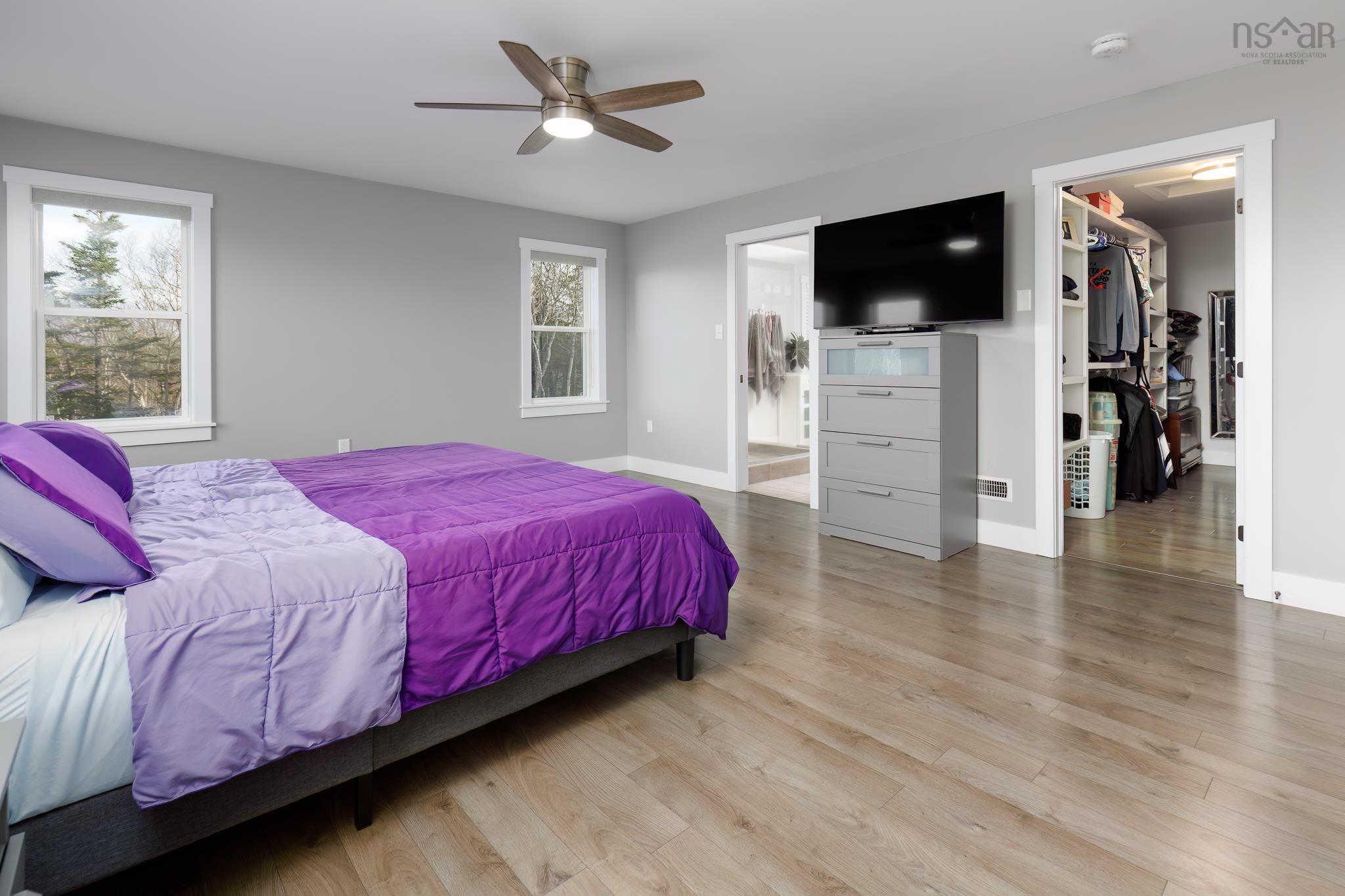 $998,700.00: 4566 St Margarets Bay Road, Lewis Lake