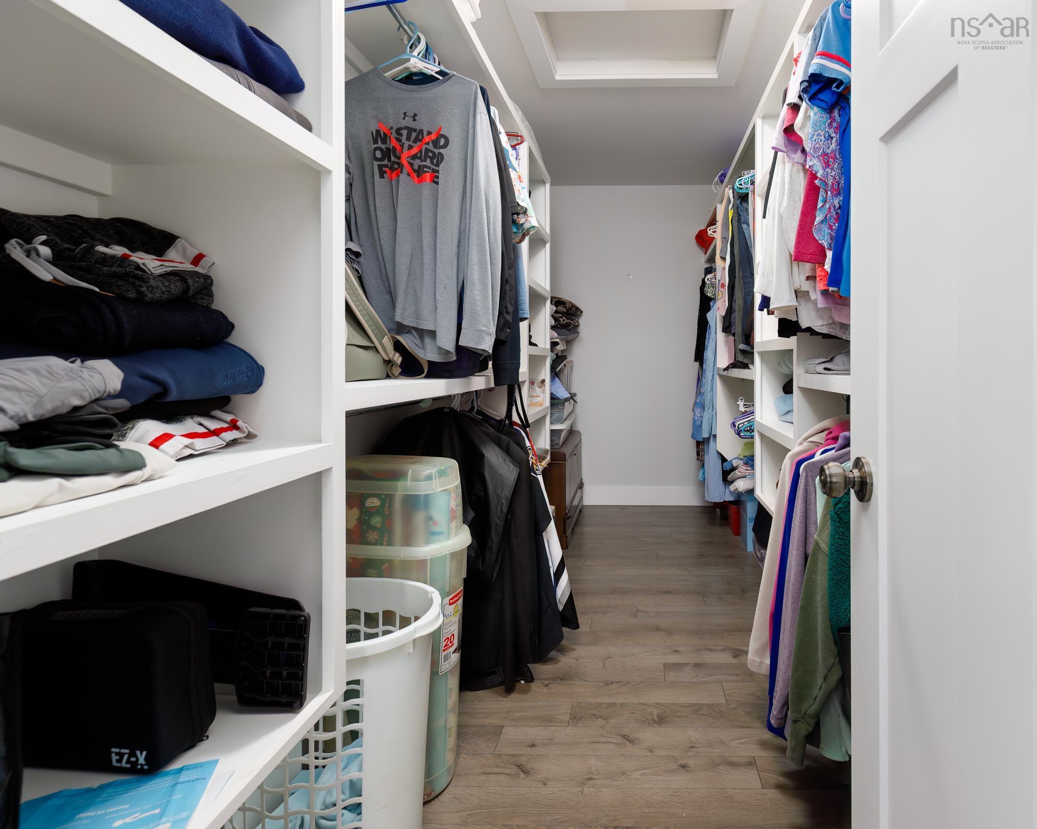 $998,700.00: 4566 St Margarets Bay Road, Lewis Lake