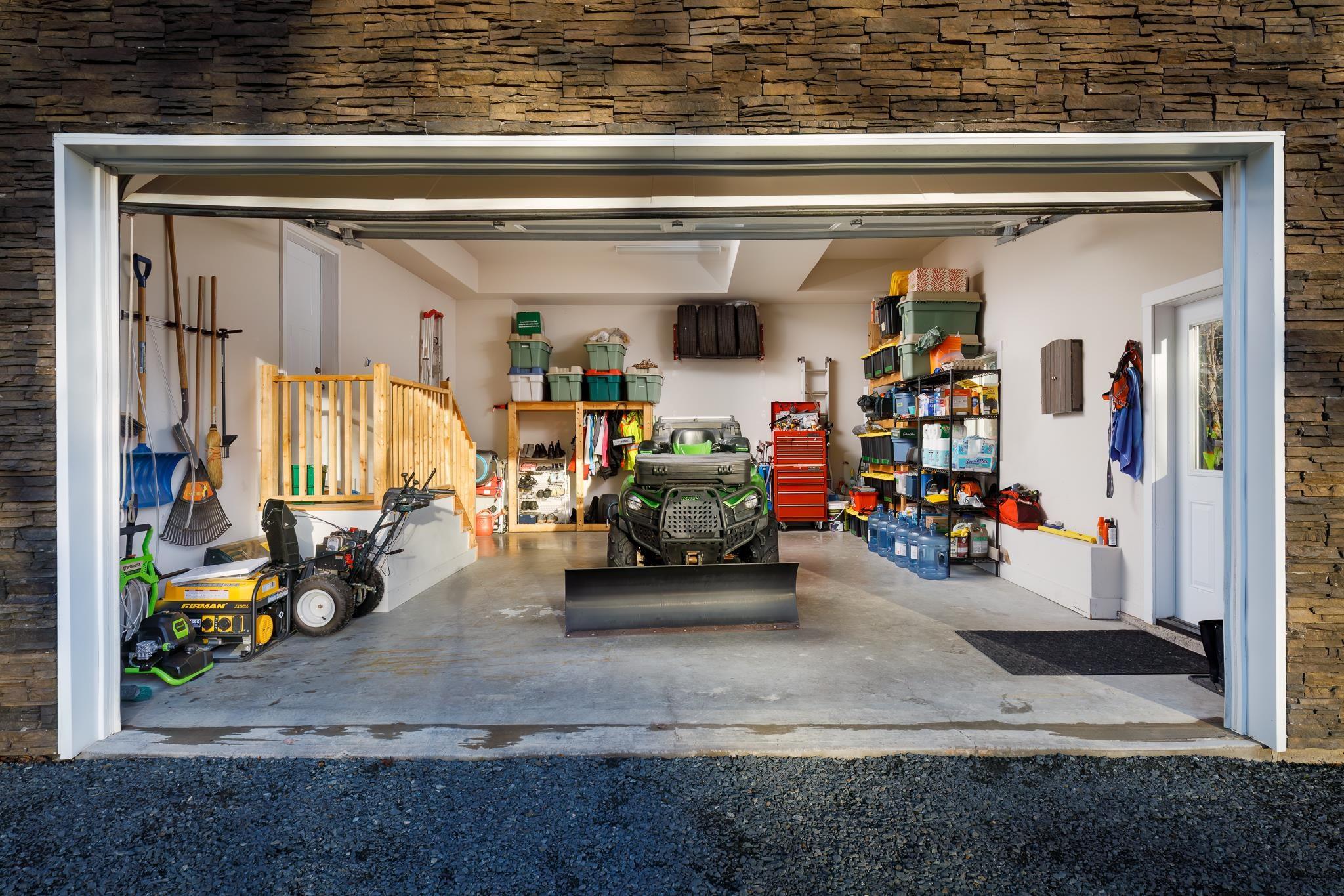 $998,700.00: 4566 St Margarets Bay Road, Lewis Lake