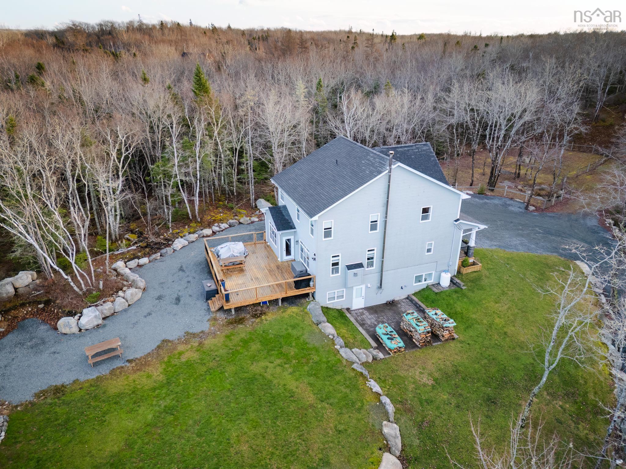 $998,700.00: 4566 St Margarets Bay Road, Lewis Lake