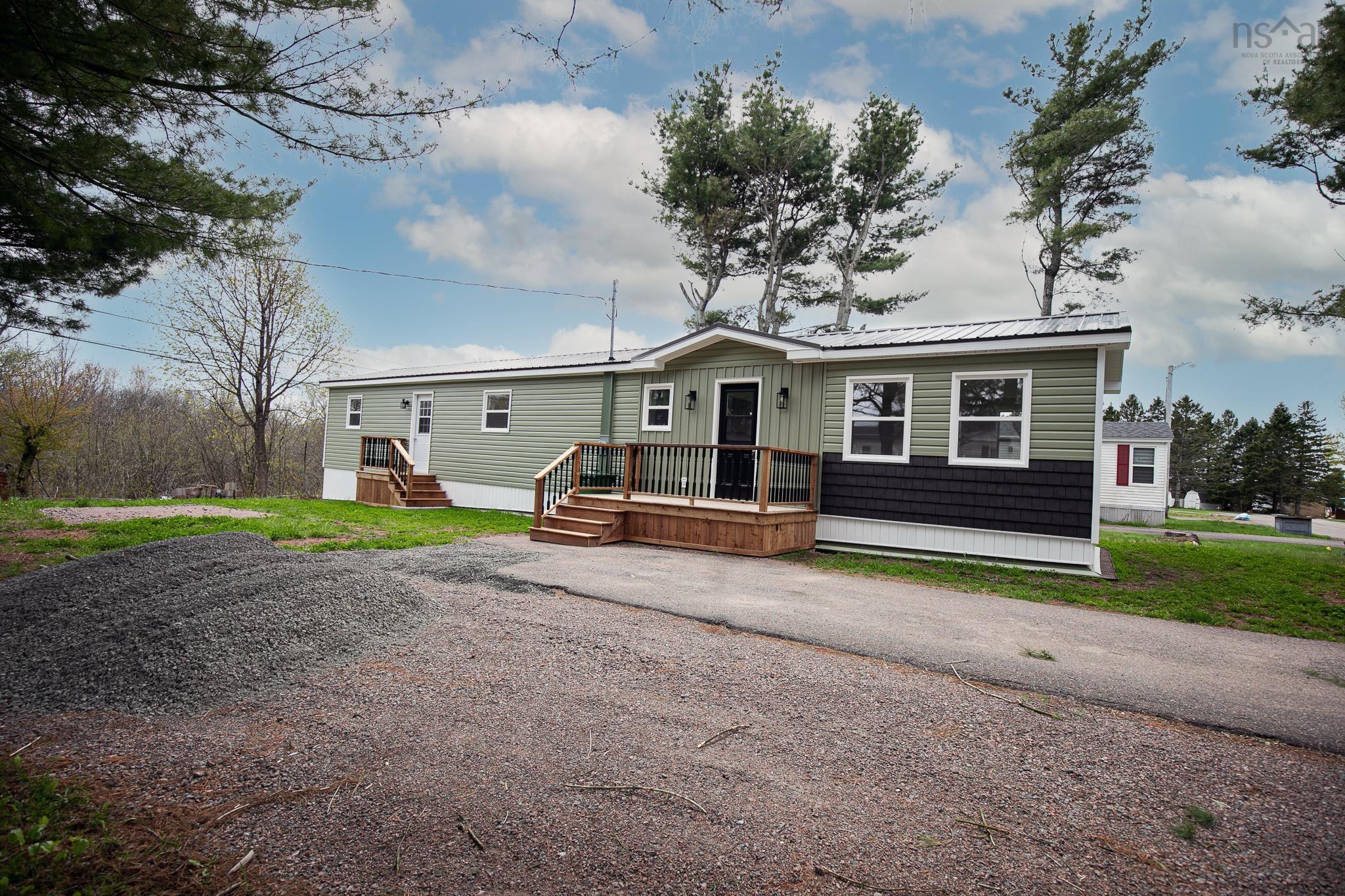 $179,900.00: 43 Lorne Crescent, Amherst