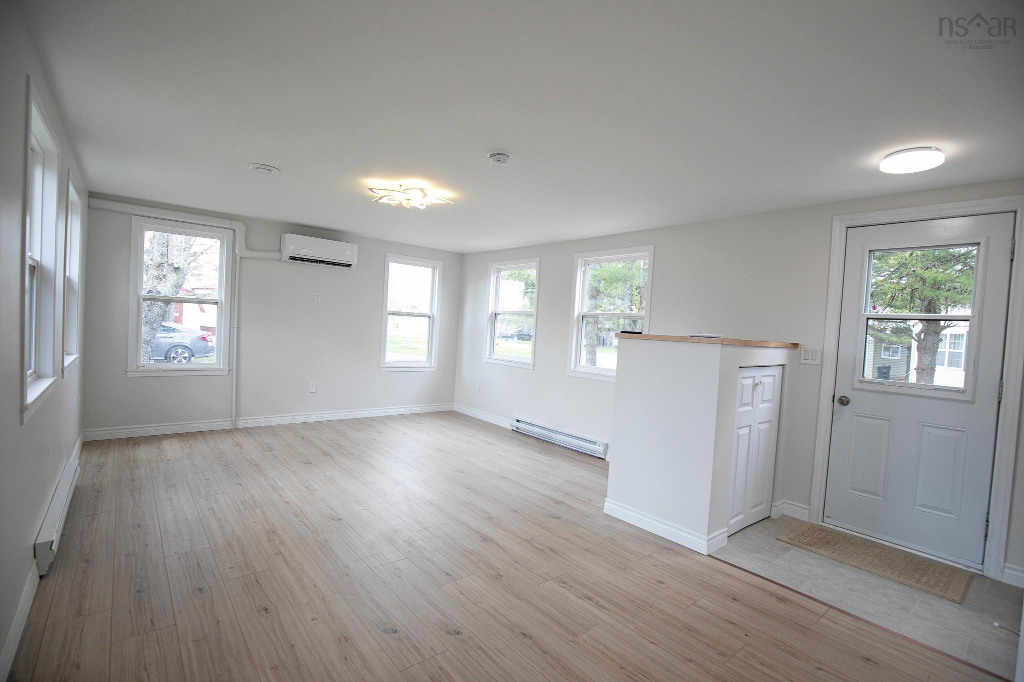 $179,900.00: 43 Lorne Crescent, Amherst