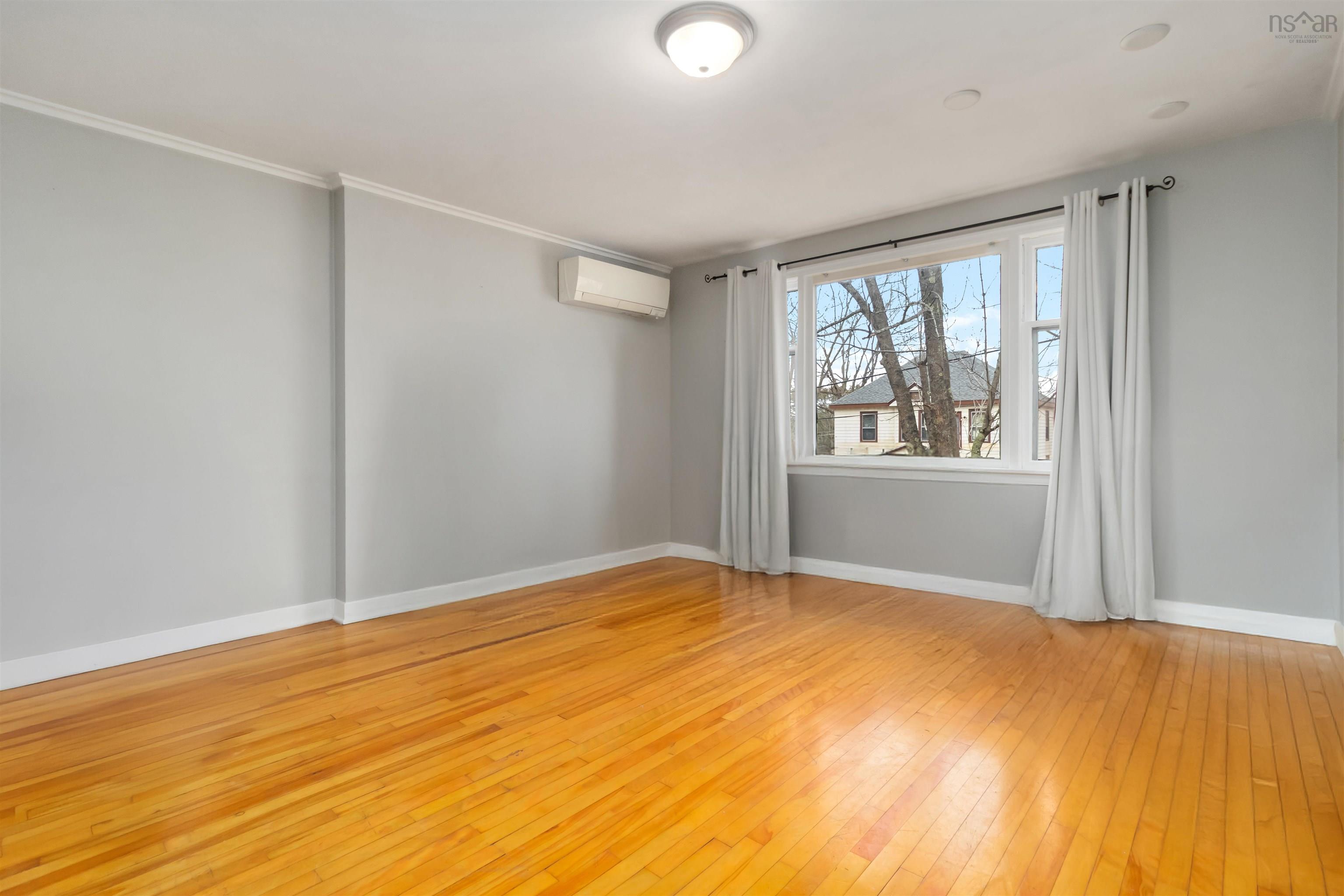 $469,000.00: 110 Dufferin Street, Bridgewater