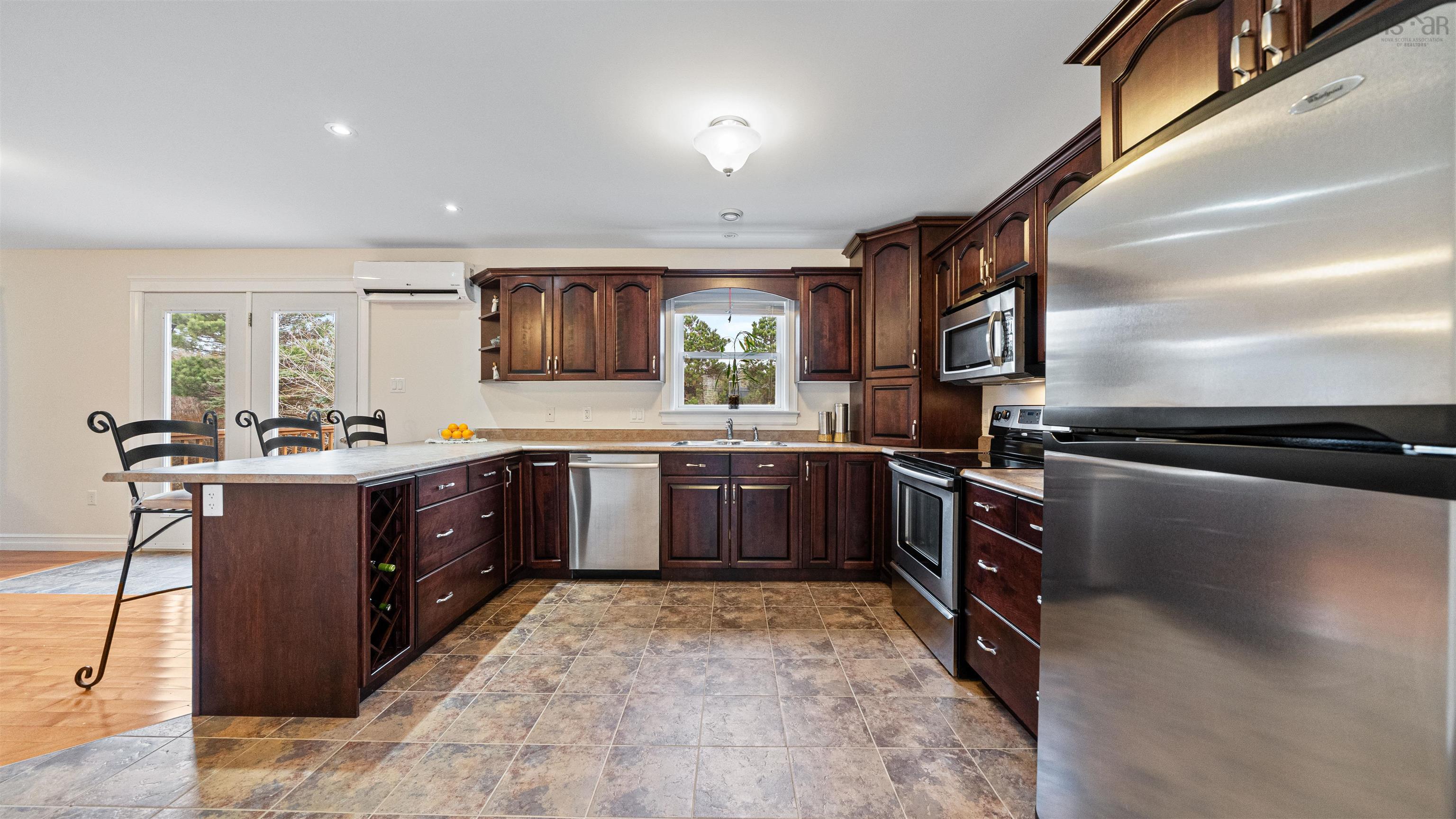 $675,000.00: 934 Basinview Drive, Bedford