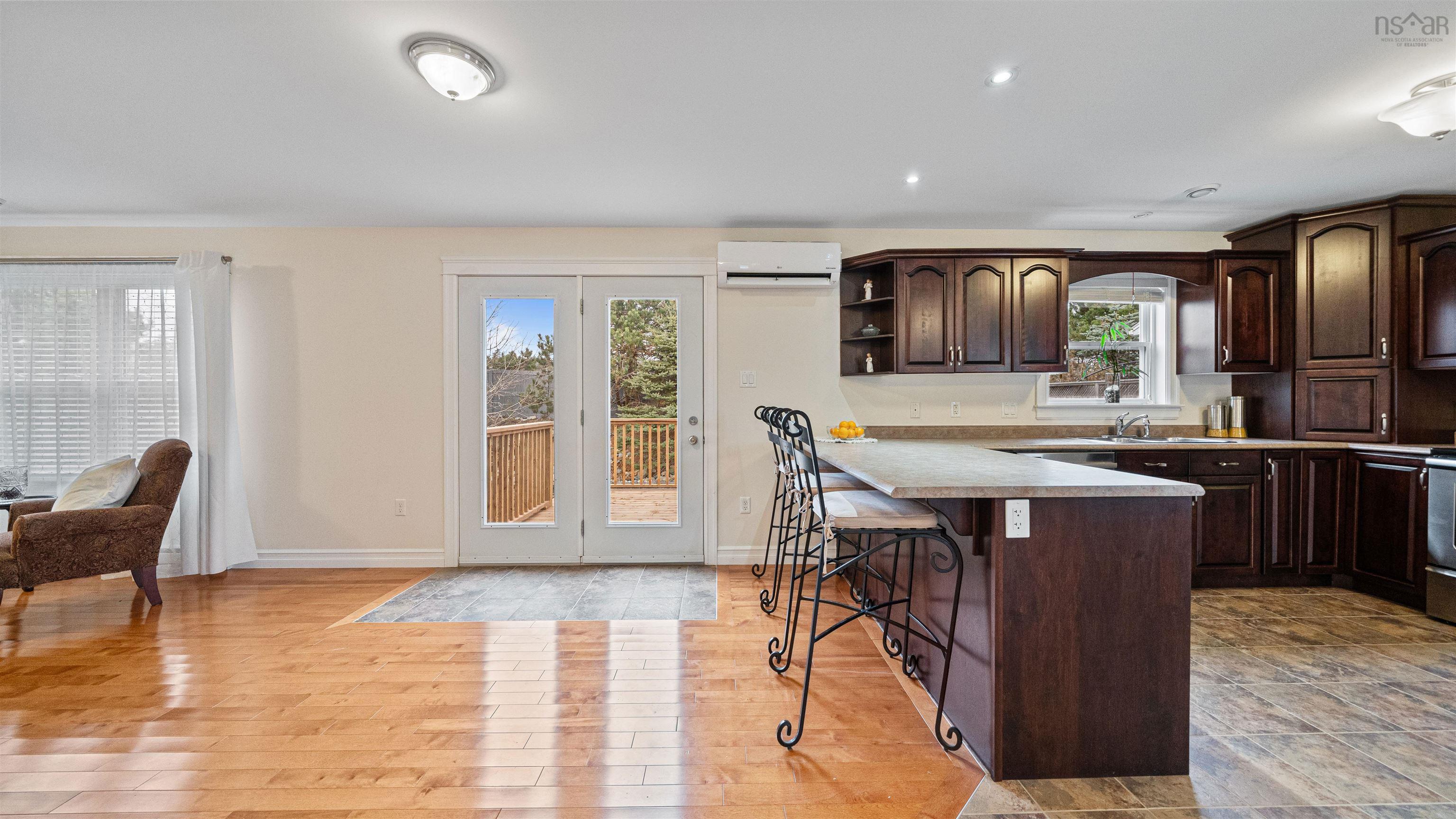 $675,000.00: 934 Basinview Drive, Bedford