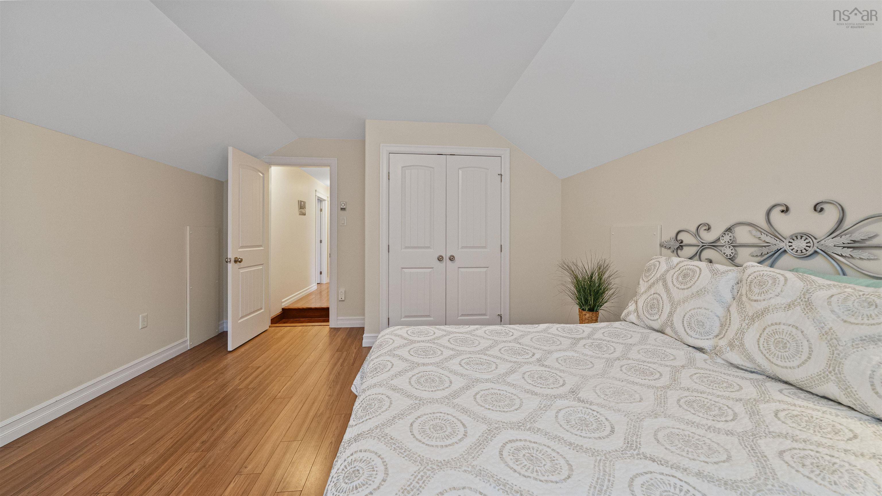 $675,000.00: 934 Basinview Drive, Bedford