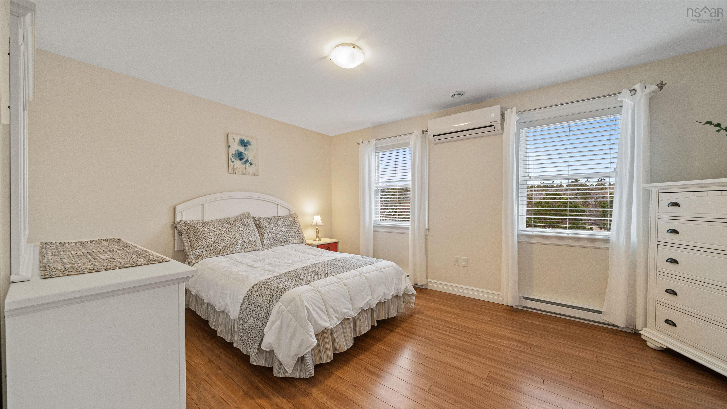 $675,000.00: 934 Basinview Drive, Bedford