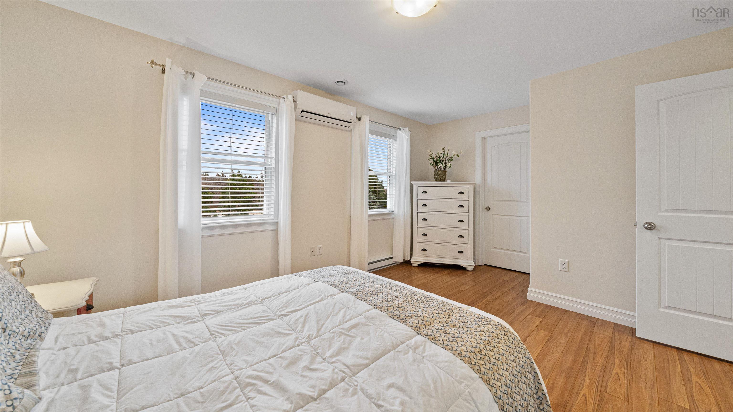 $675,000.00: 934 Basinview Drive, Bedford