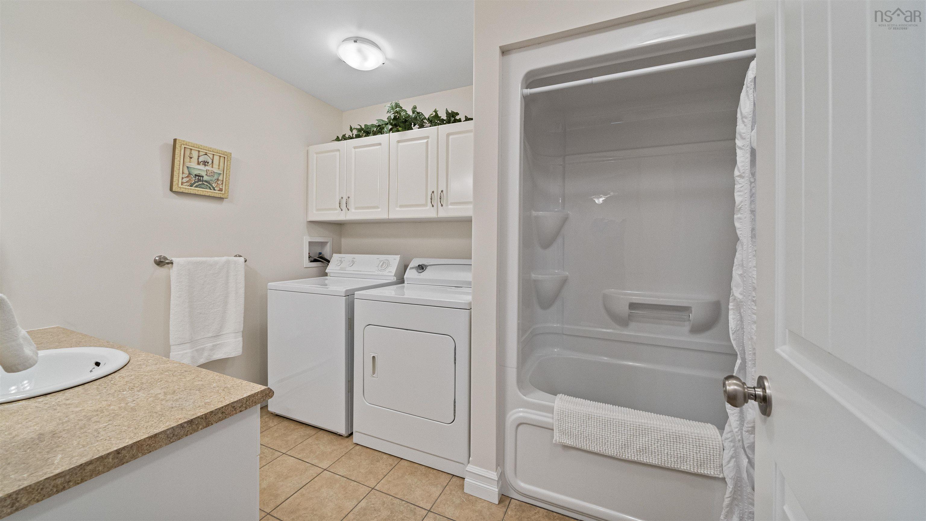 $675,000.00: 934 Basinview Drive, Bedford