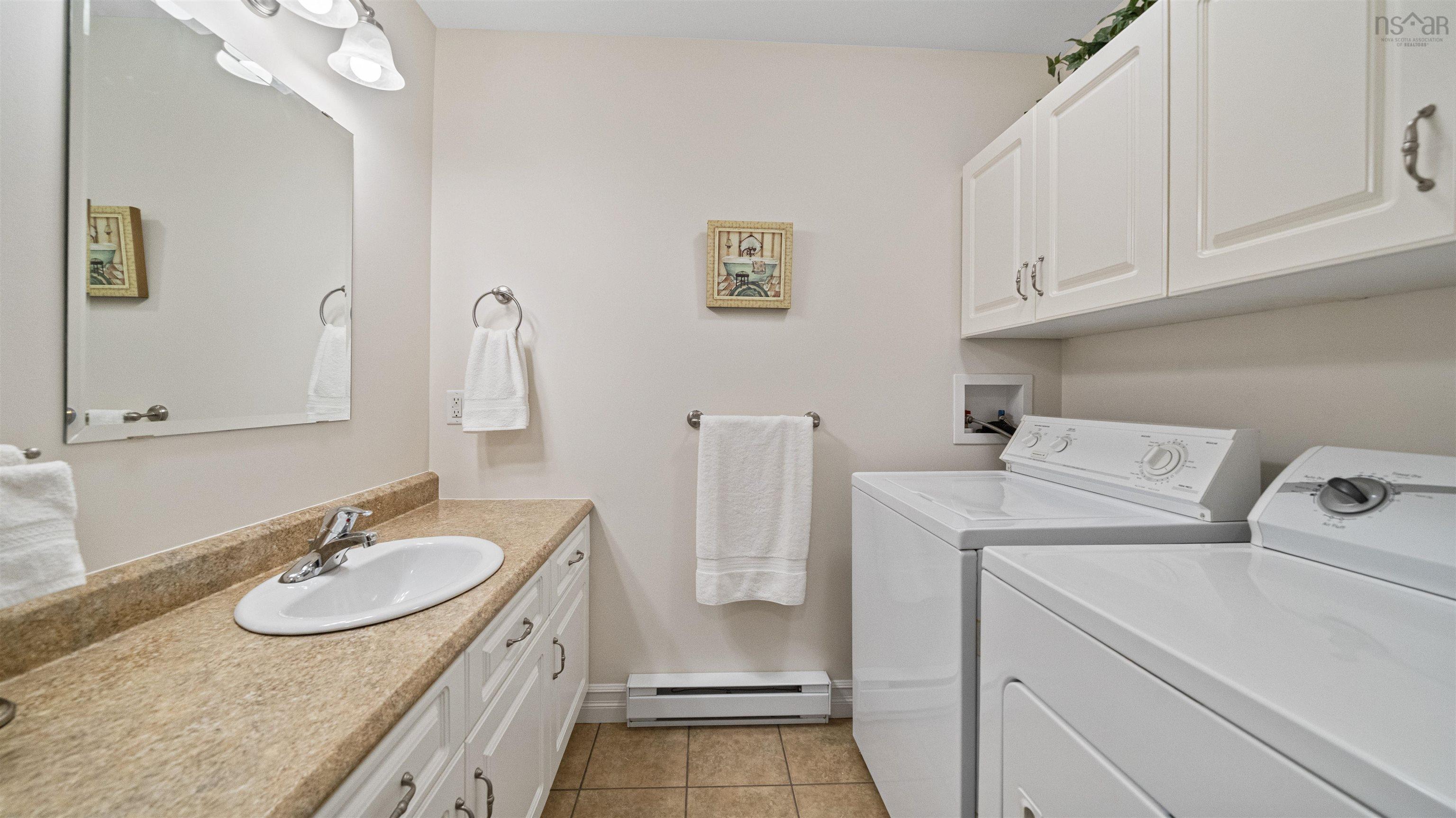 $675,000.00: 934 Basinview Drive, Bedford