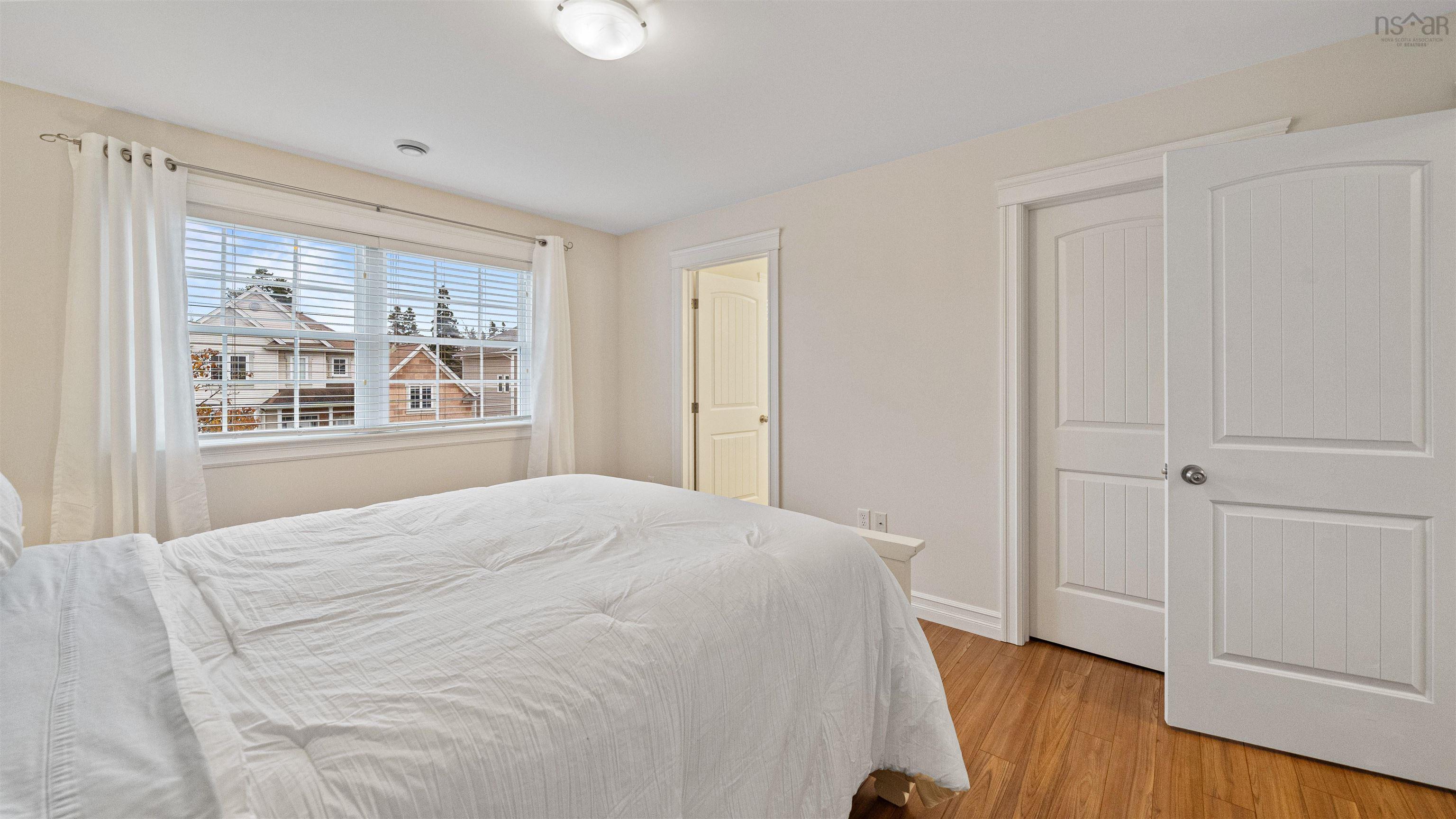 $675,000.00: 934 Basinview Drive, Bedford