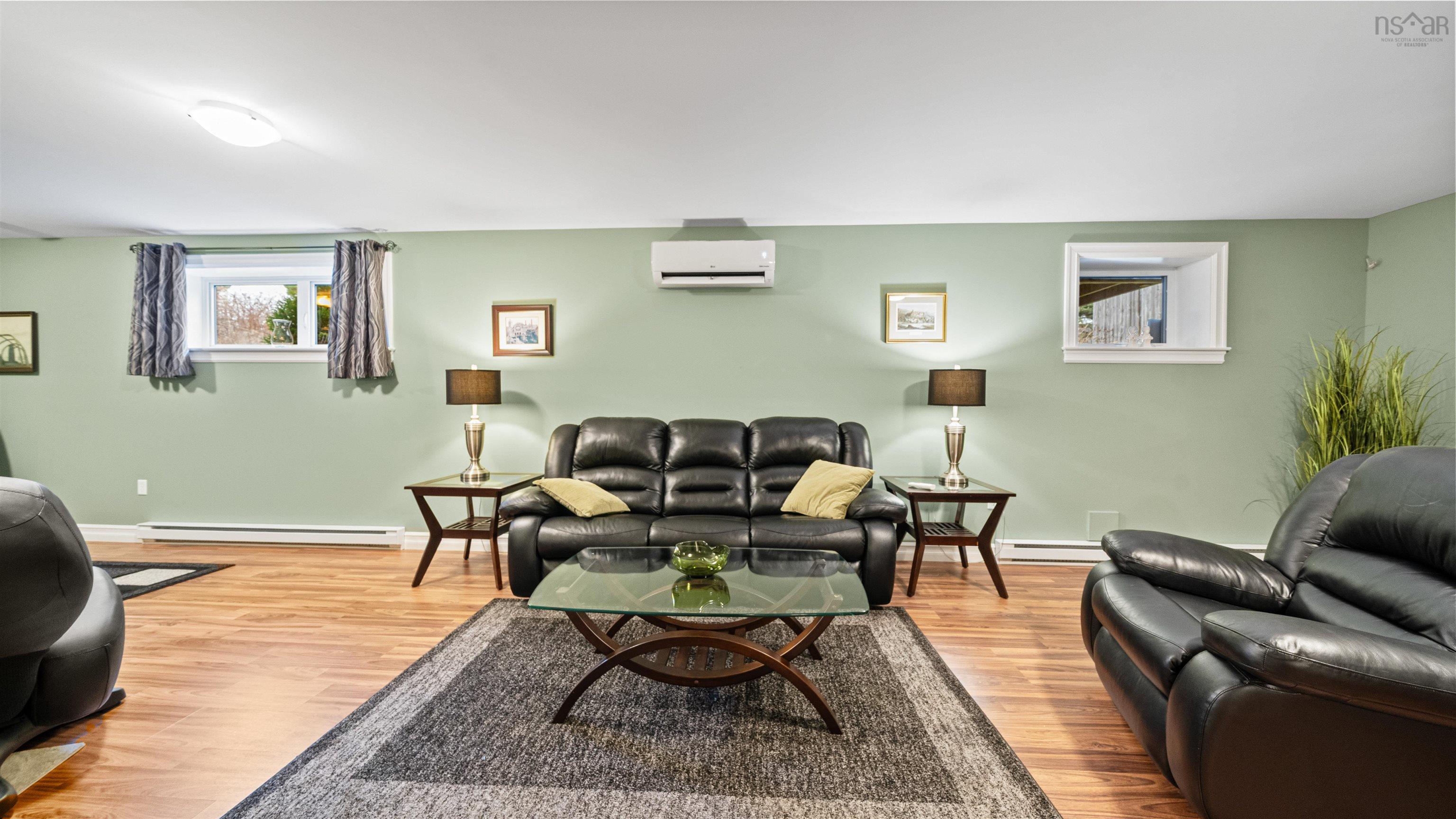 $675,000.00: 934 Basinview Drive, Bedford