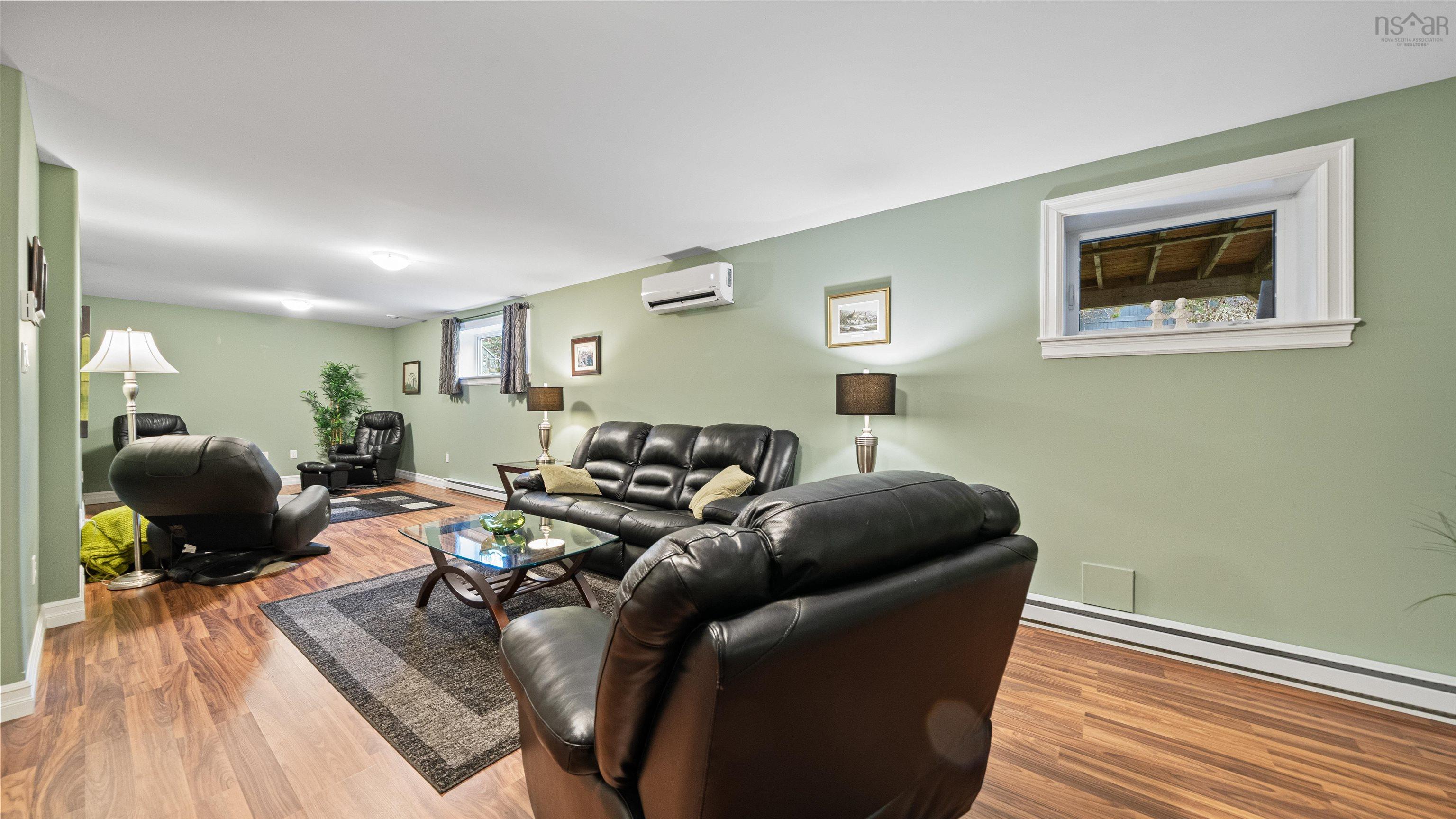 $675,000.00: 934 Basinview Drive, Bedford