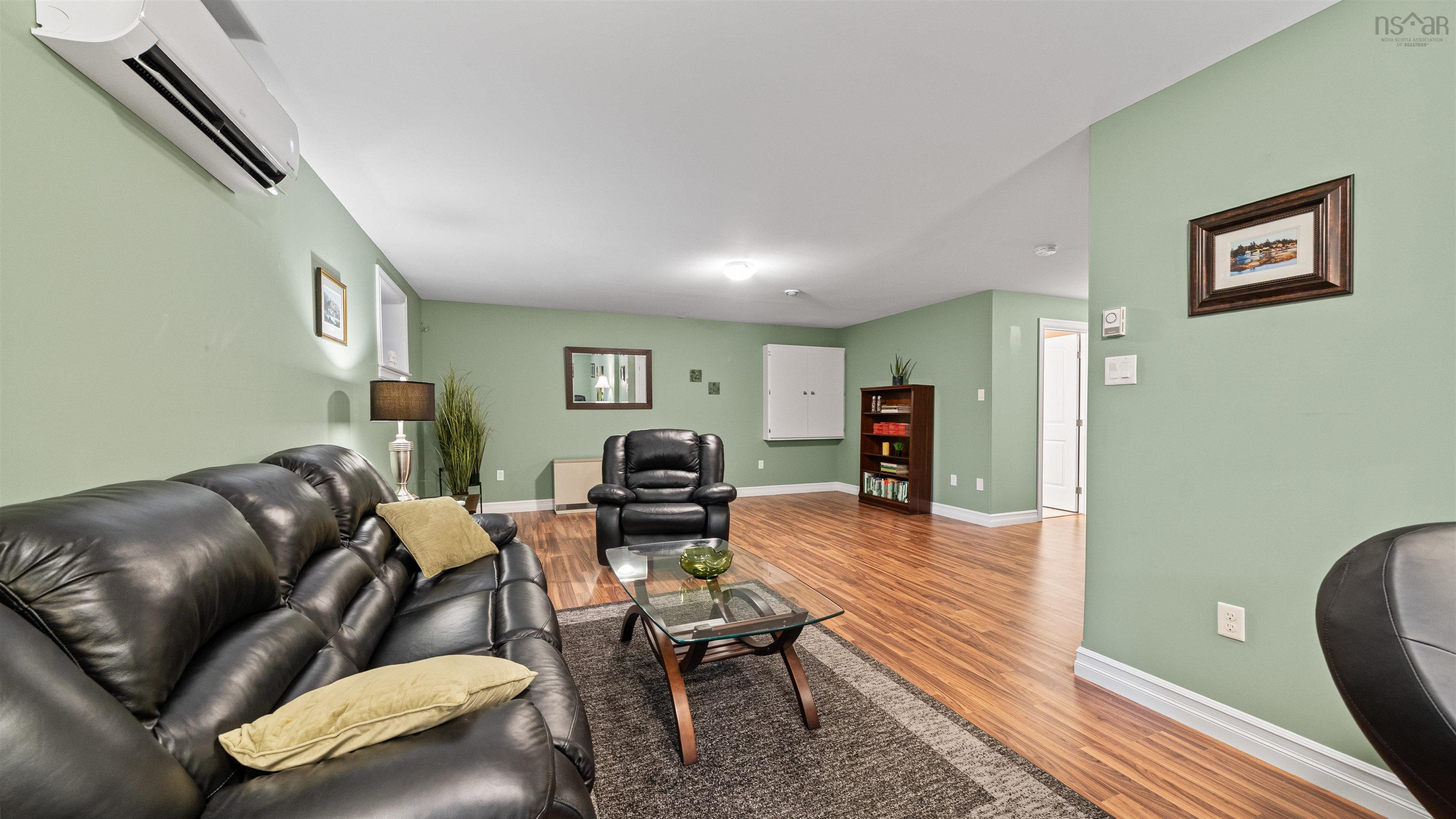 $675,000.00: 934 Basinview Drive, Bedford