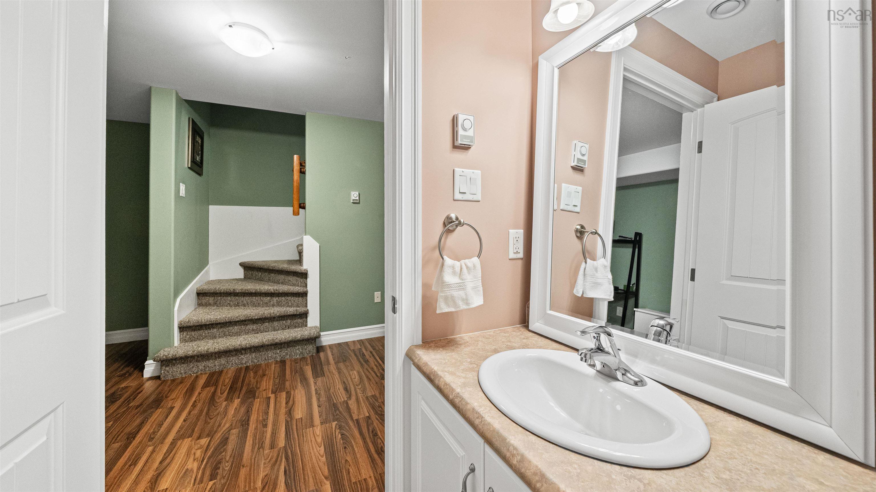 $675,000.00: 934 Basinview Drive, Bedford