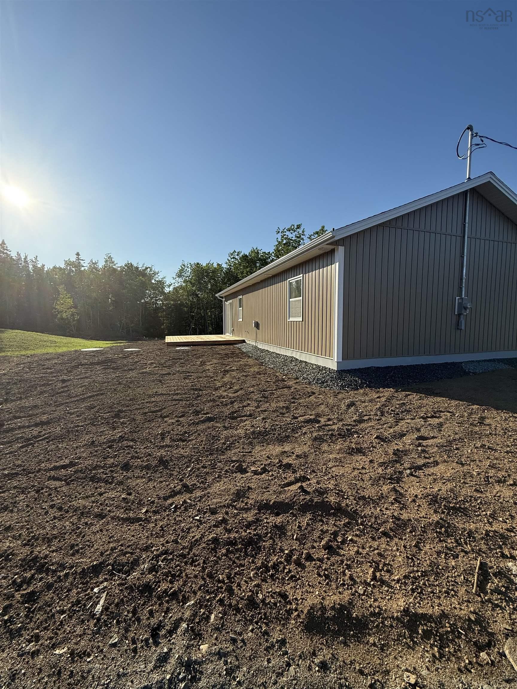 $379,000.00: 4253 325 Highway, Newcombville