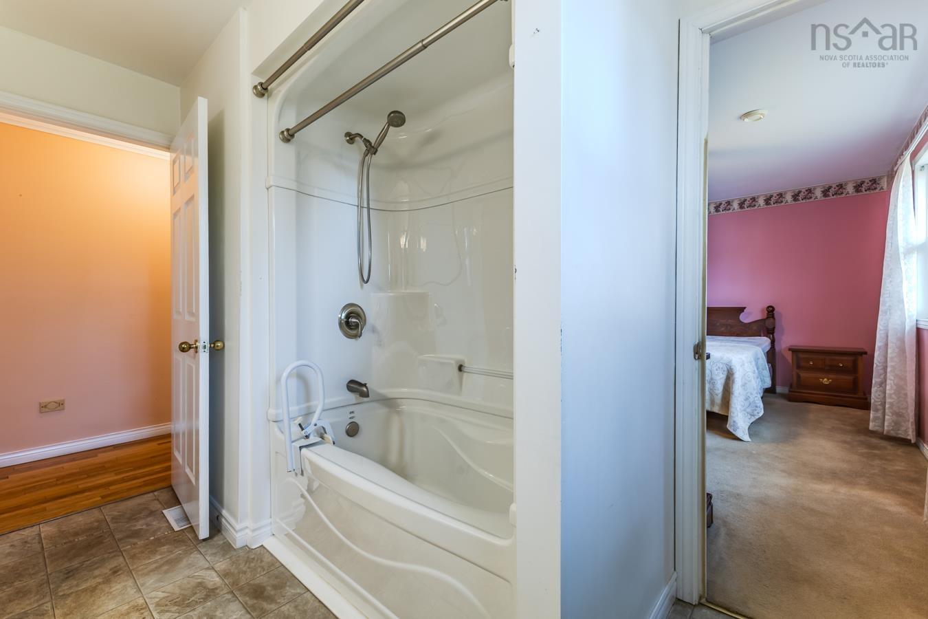 $399,900.00: 123 Forest Hill Dr, Valley