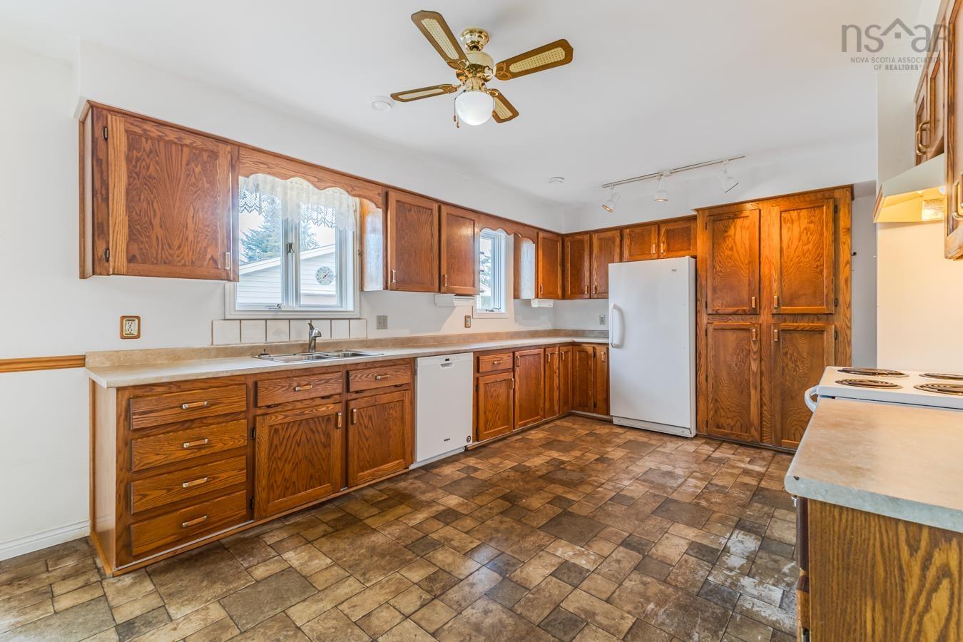 $399,900.00: 123 Forest Hill Dr, Valley