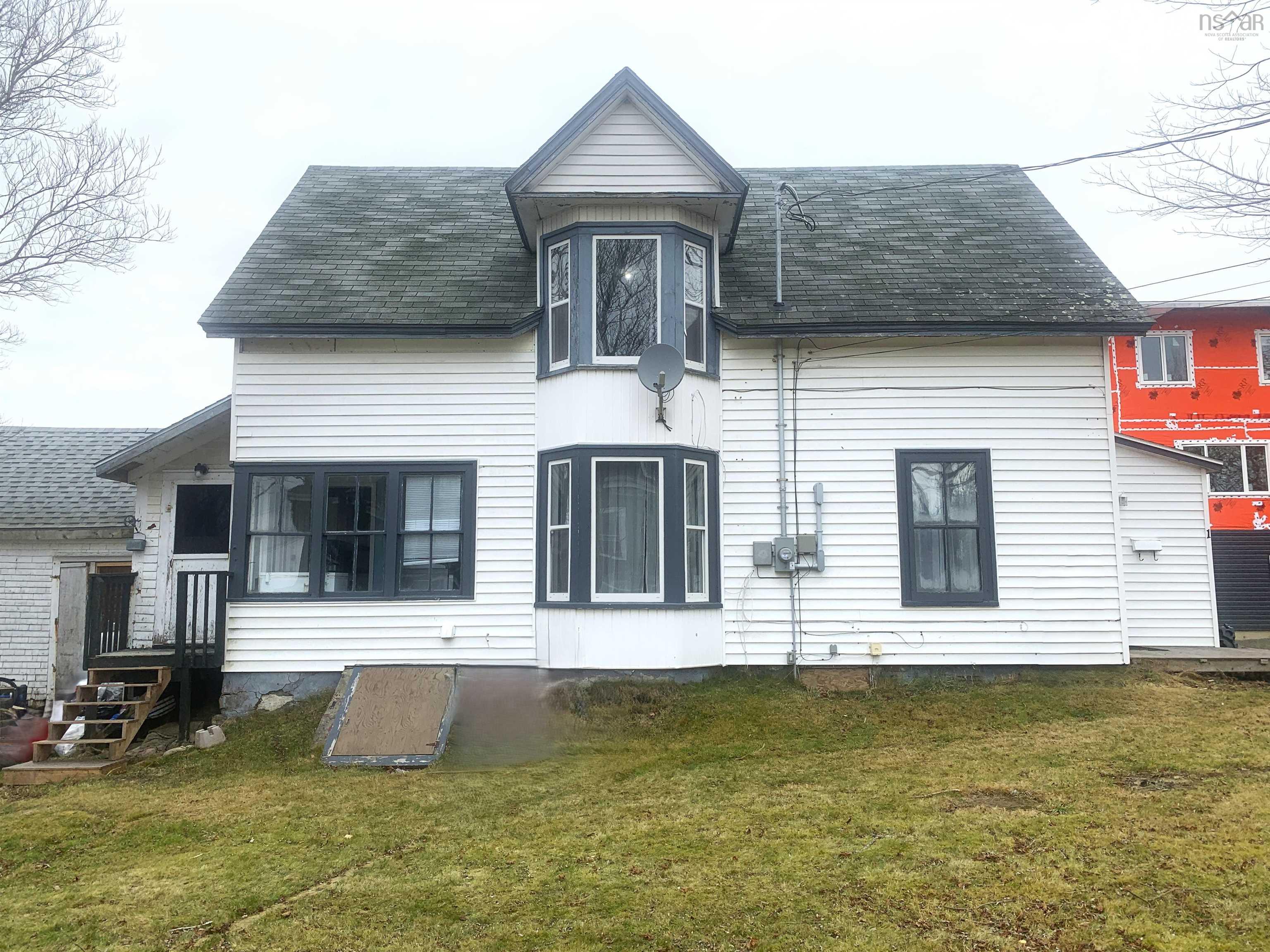 $196,900.00: 1 Whipple Street, Yarmouth