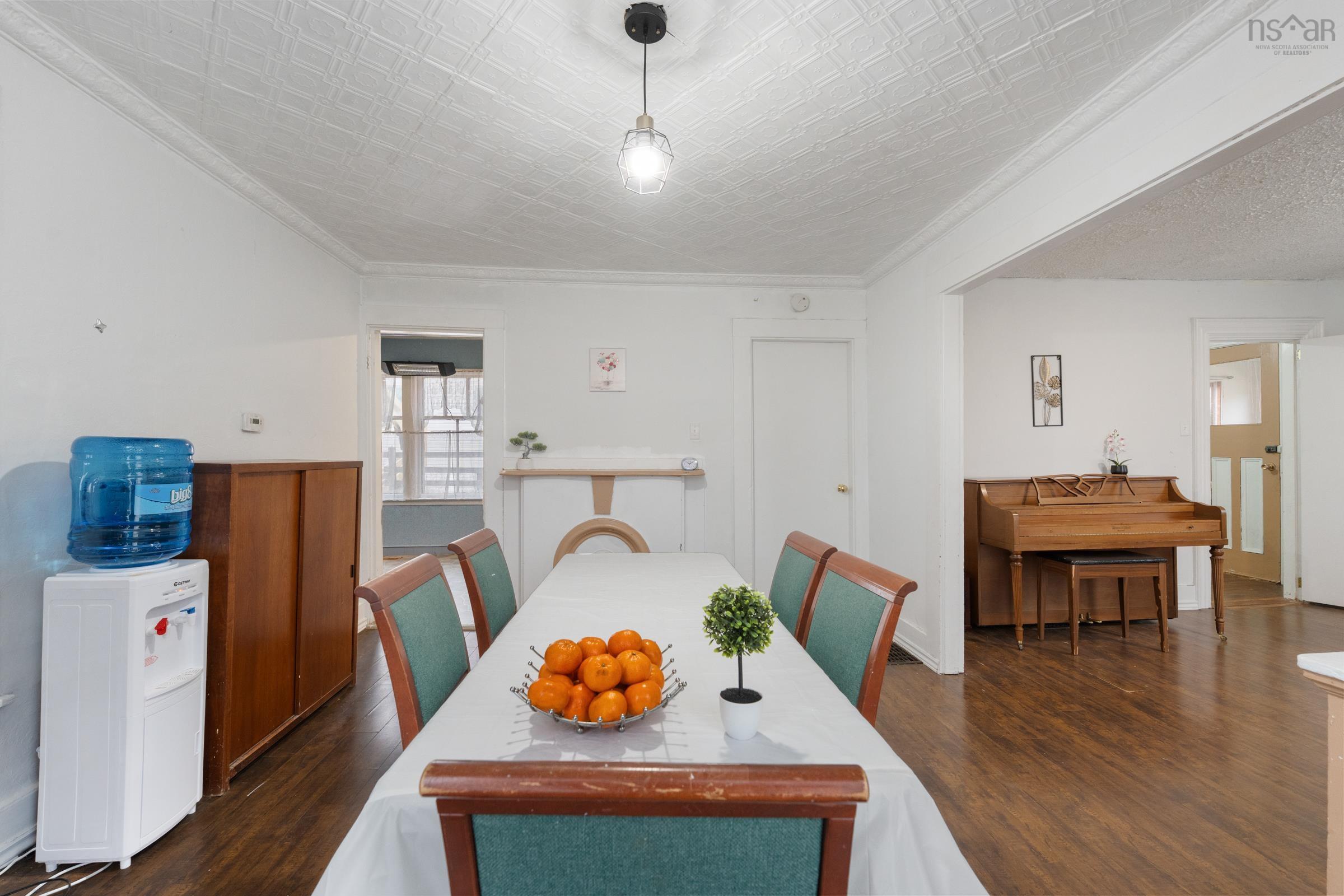 $196,900.00: 1 Whipple Street, Yarmouth