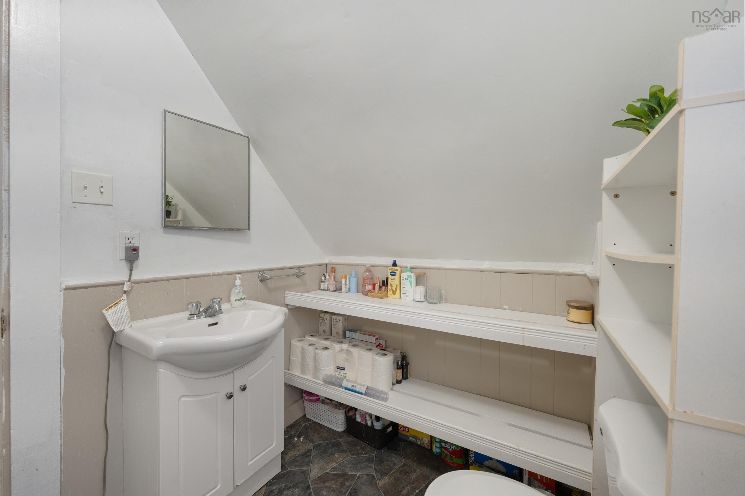 $196,900.00: 1 Whipple Street, Yarmouth