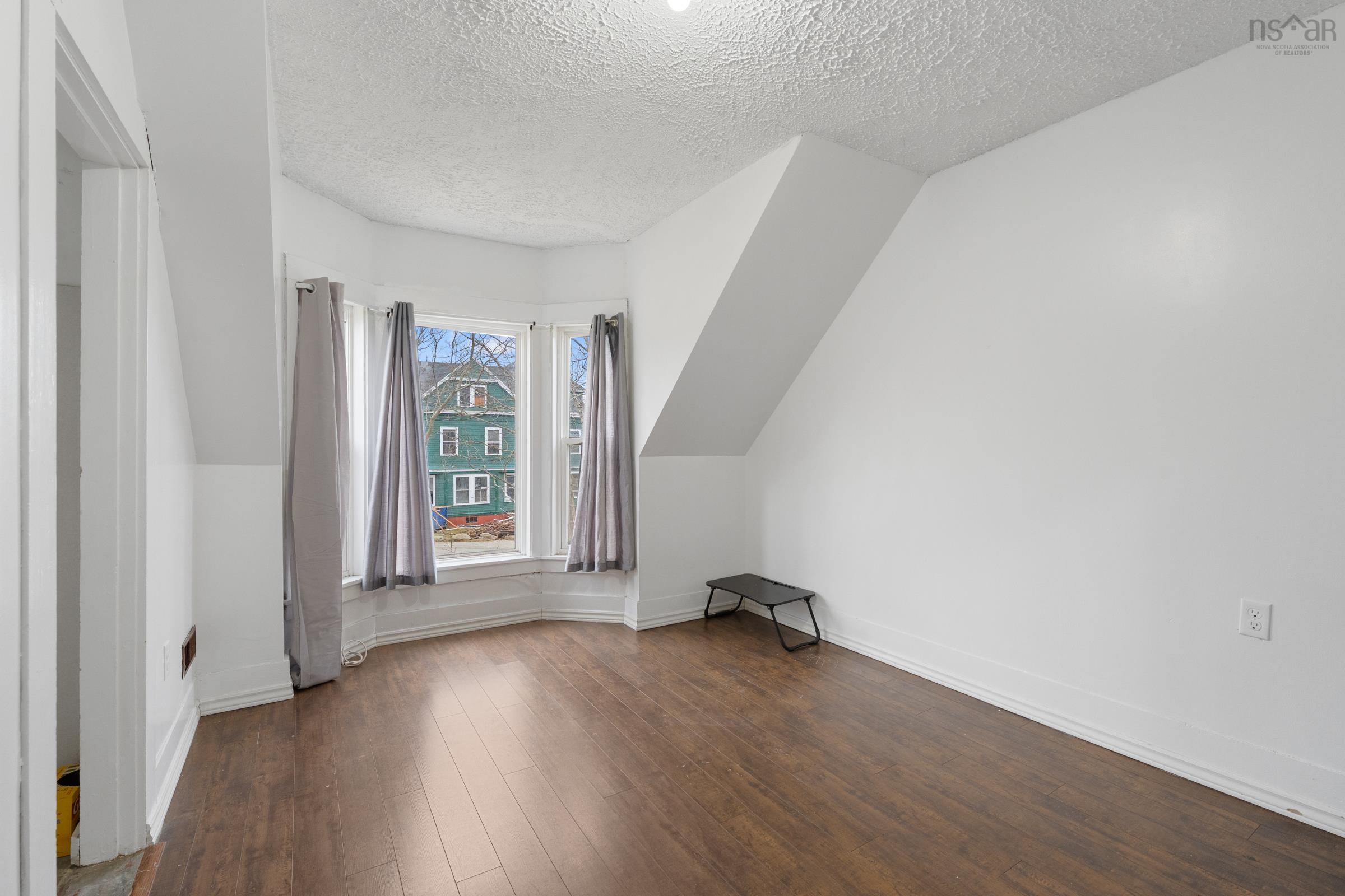 $196,900.00: 1 Whipple Street, Yarmouth