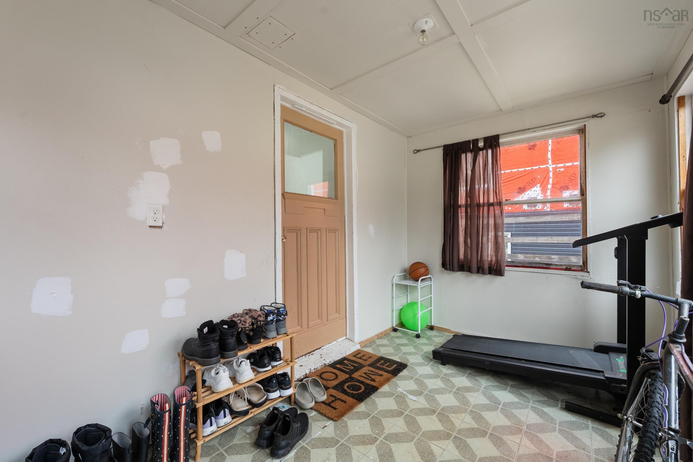 $196,900.00: 1 Whipple Street, Yarmouth