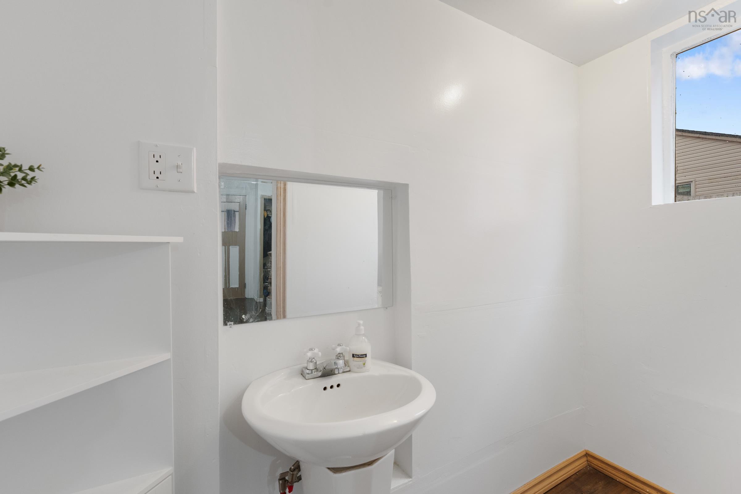 $196,900.00: 1 Whipple Street, Yarmouth