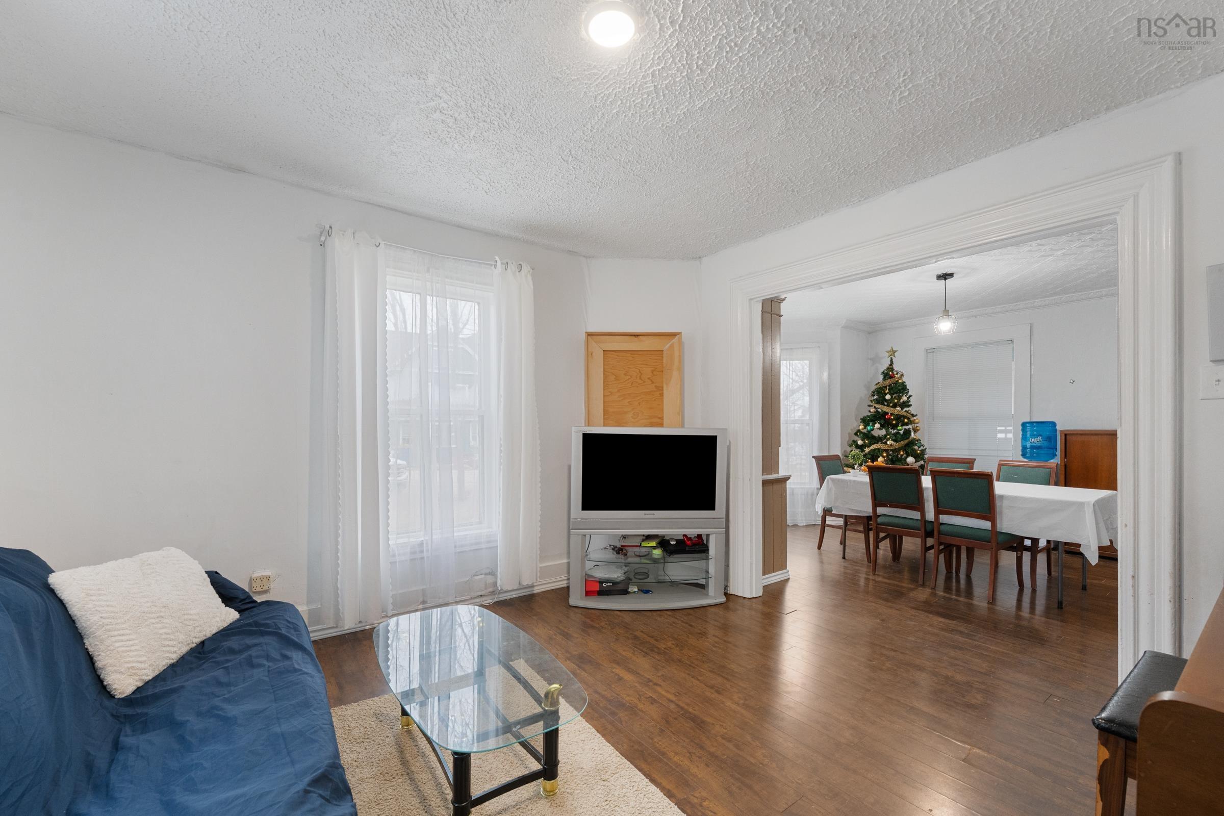 $196,900.00: 1 Whipple Street, Yarmouth