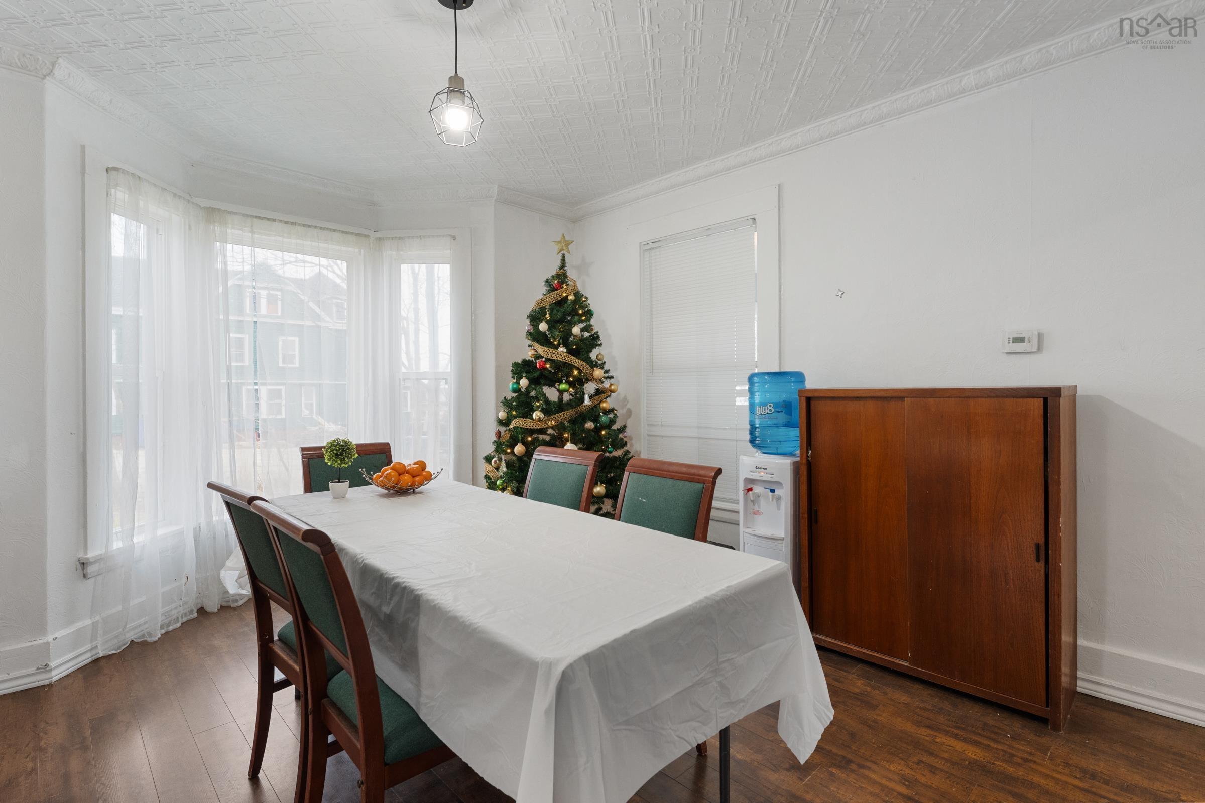 $196,900.00: 1 Whipple Street, Yarmouth