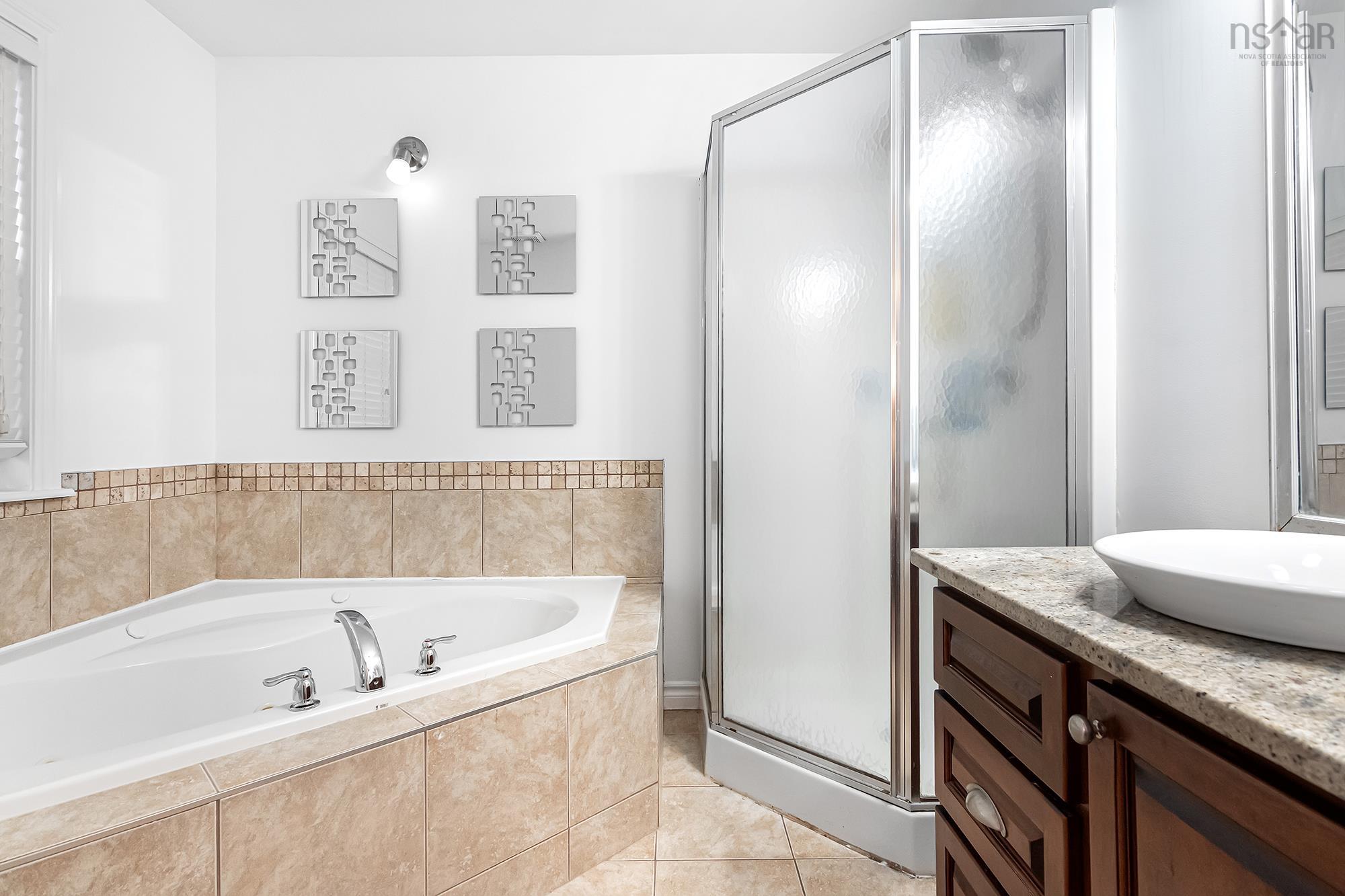 $609,900.00: 18 Outrigger Crescent, Halifax