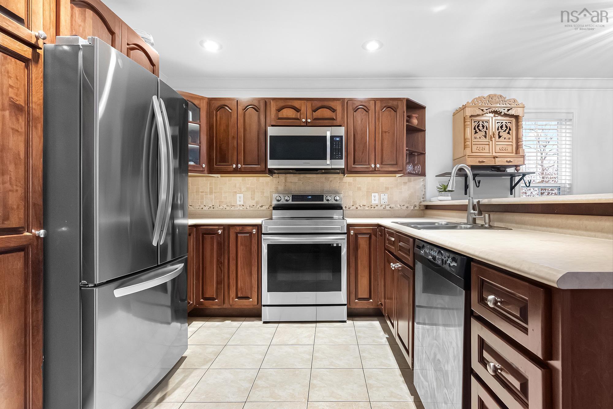 $609,900.00: 18 Outrigger Crescent, Halifax