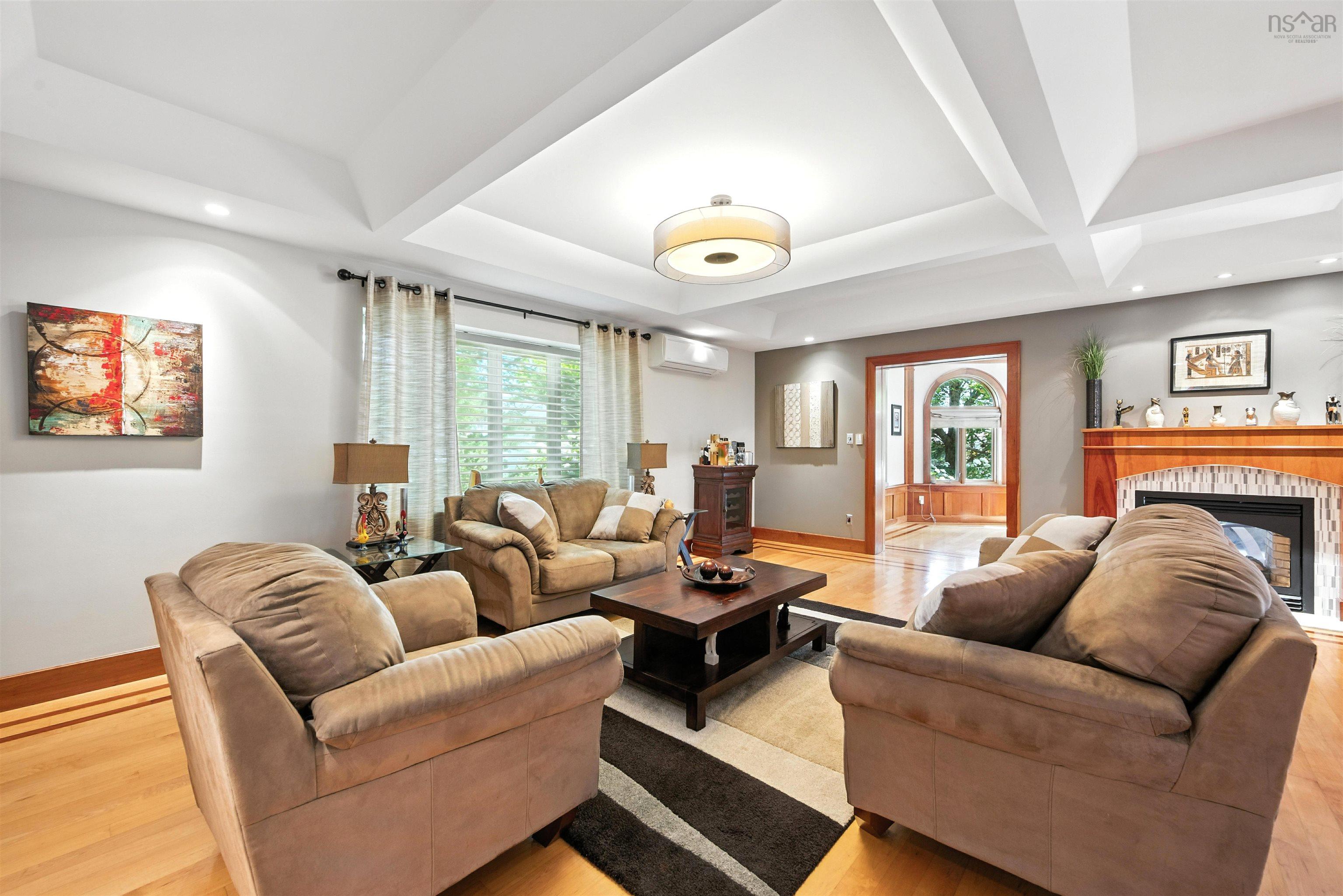 $874,900.00: 39 Cedar Street, Stellarton