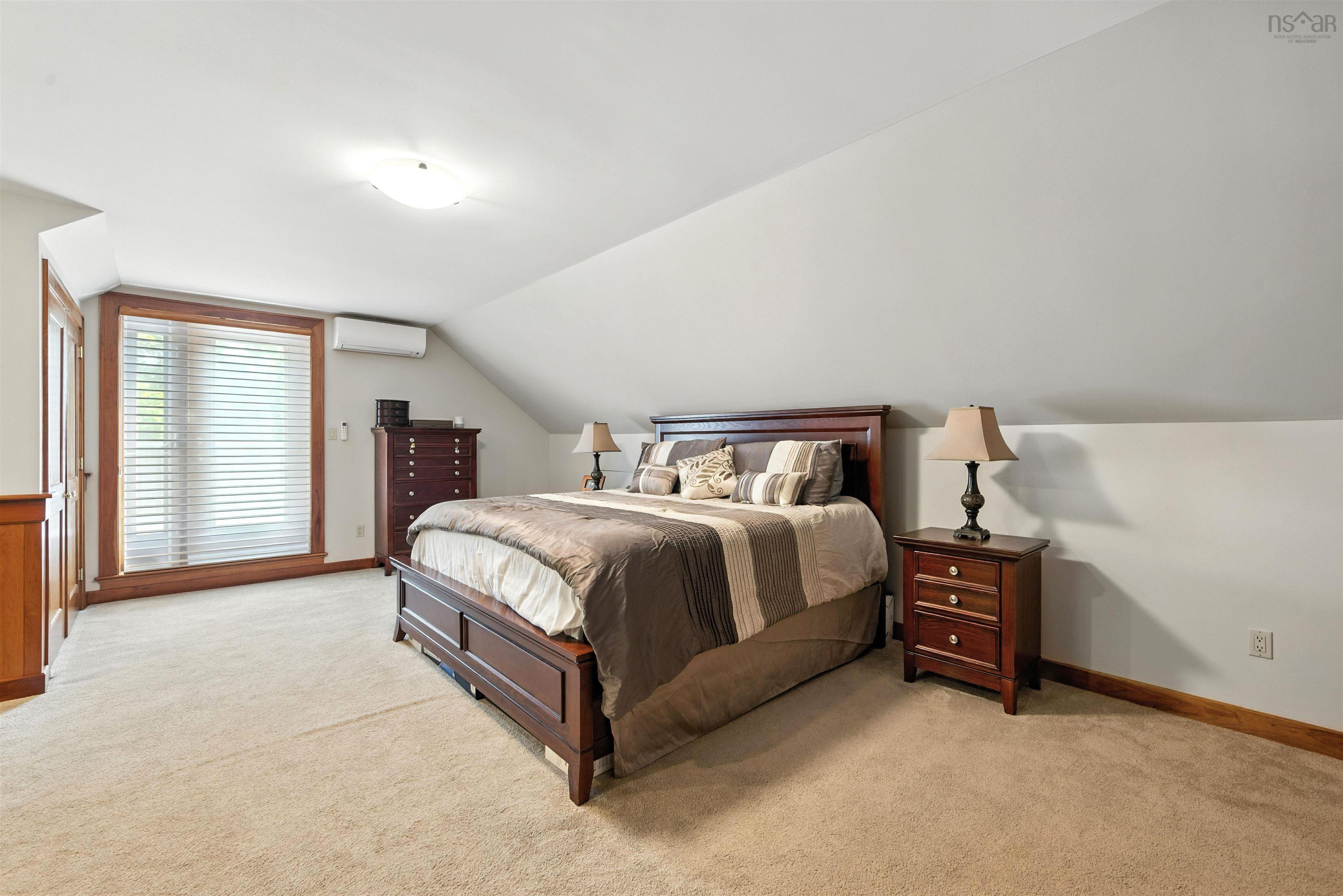 $874,900.00: 39 Cedar Street, Stellarton