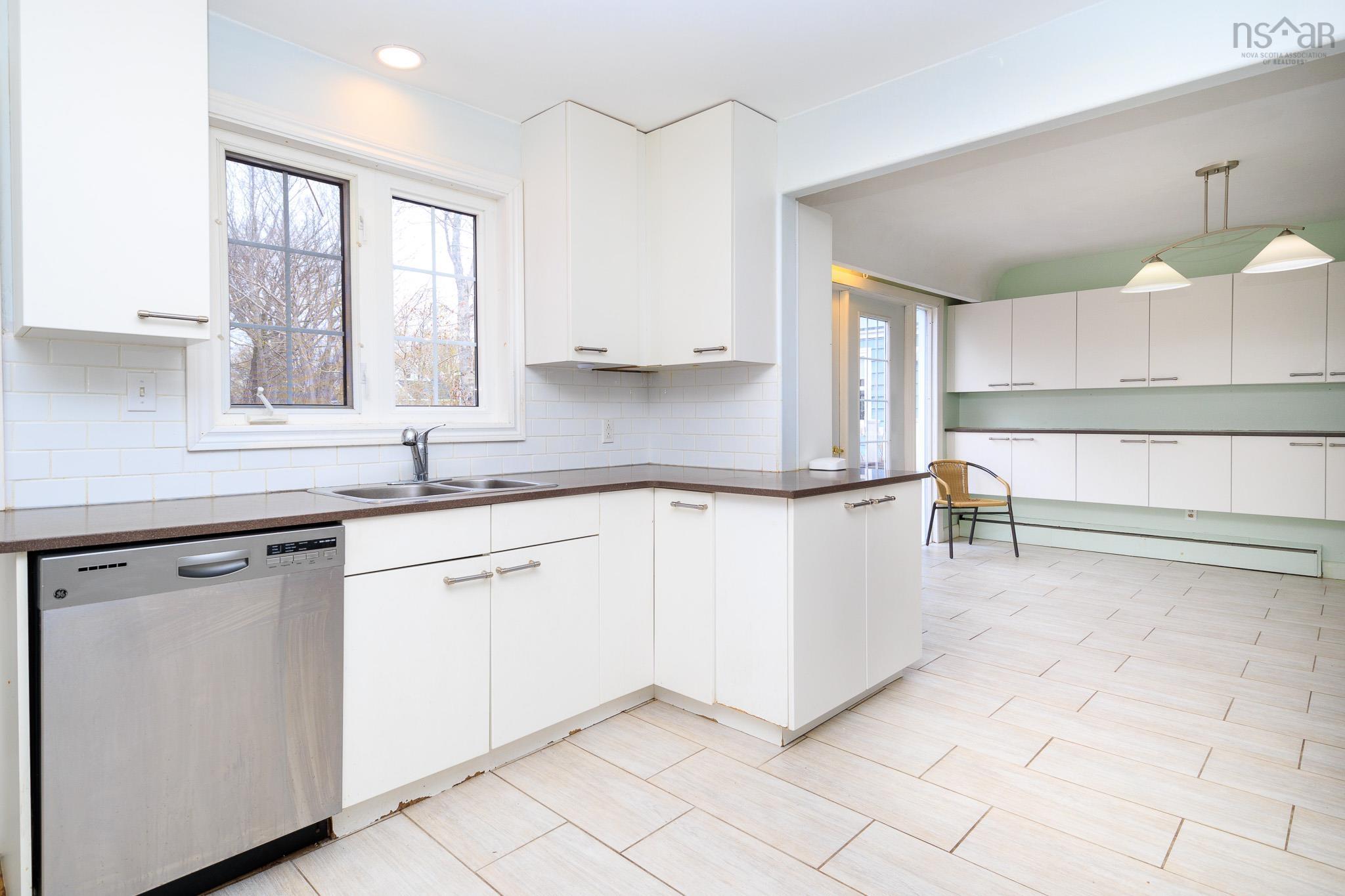 $380,000.00: 79 Whitney Avenue, Sydney