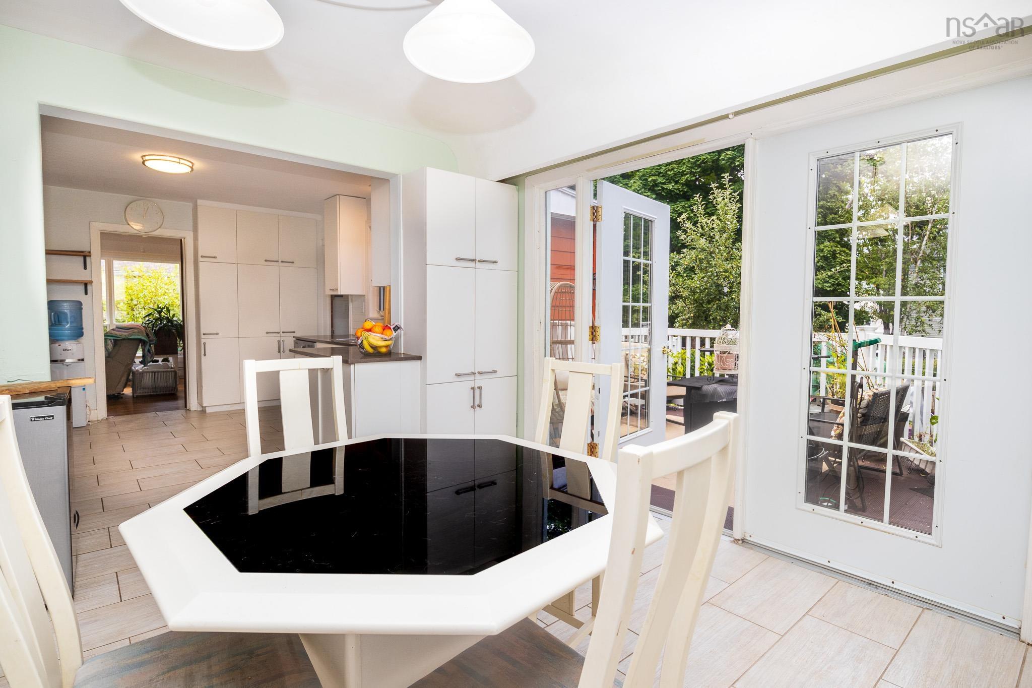 $380,000.00: 79 Whitney Avenue, Sydney