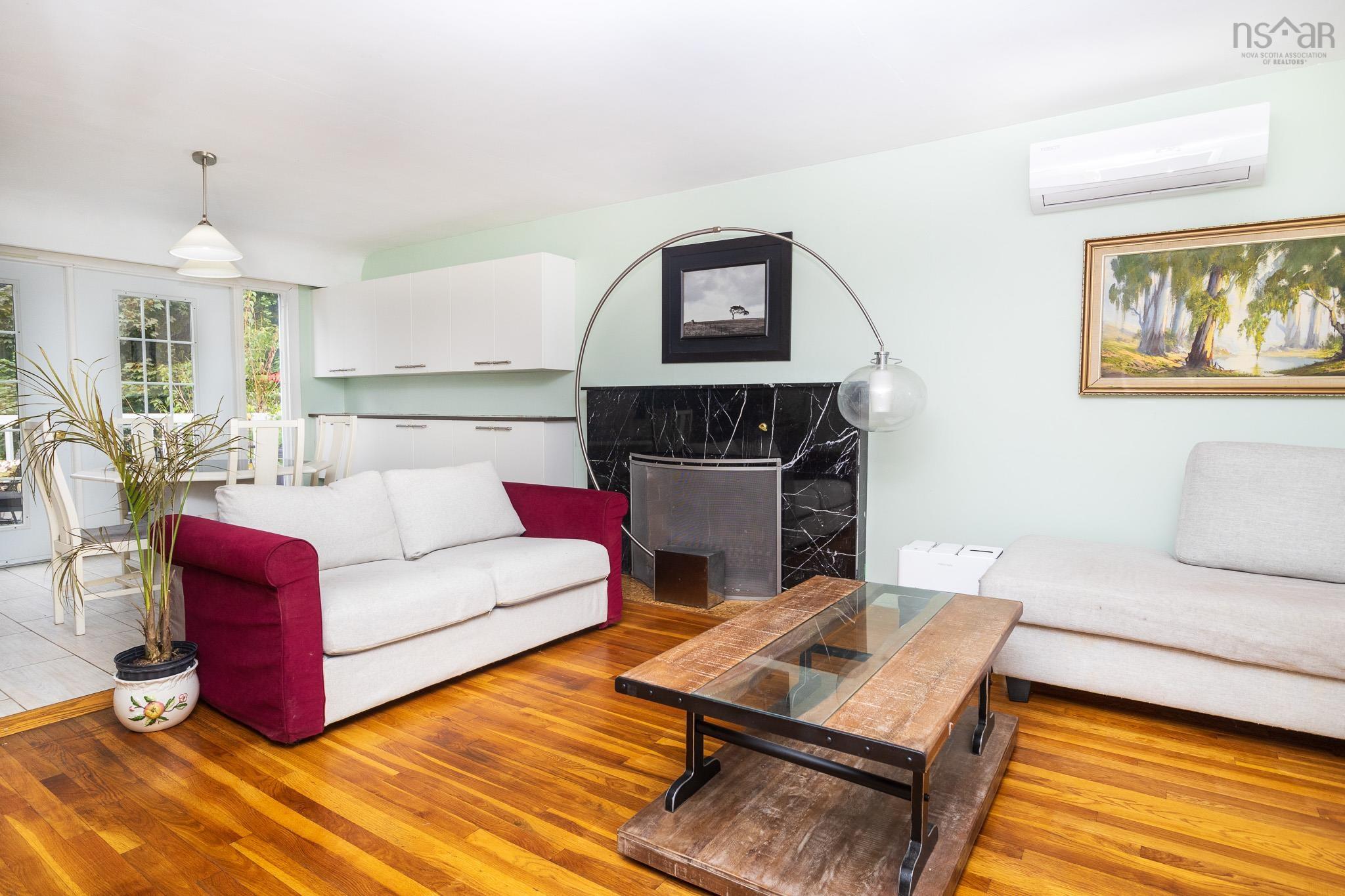 $380,000.00: 79 Whitney Avenue, Sydney