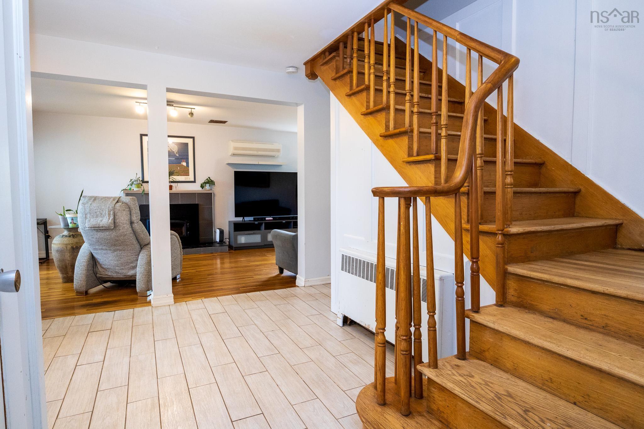 $380,000.00: 79 Whitney Avenue, Sydney