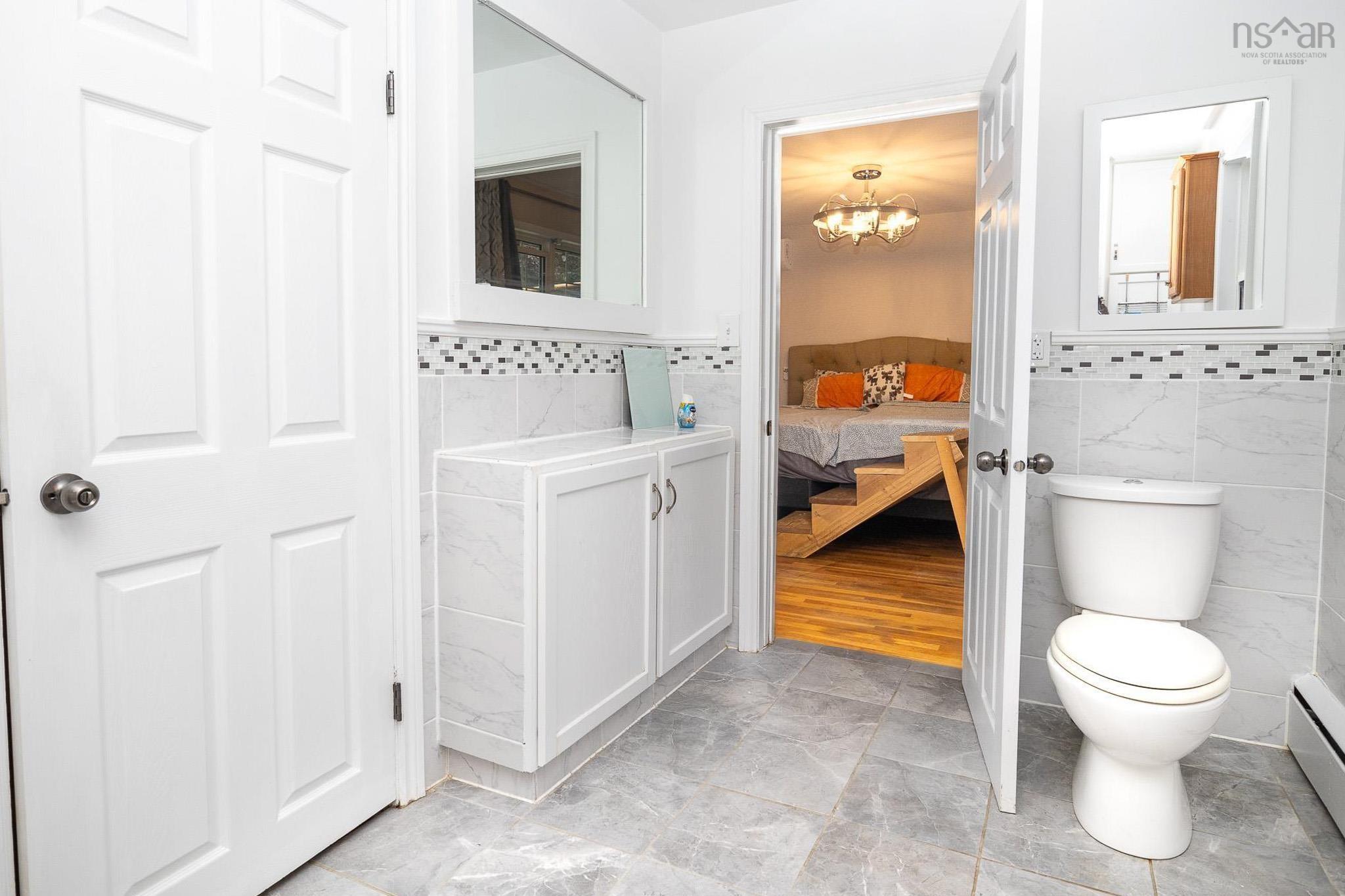 $380,000.00: 79 Whitney Avenue, Sydney